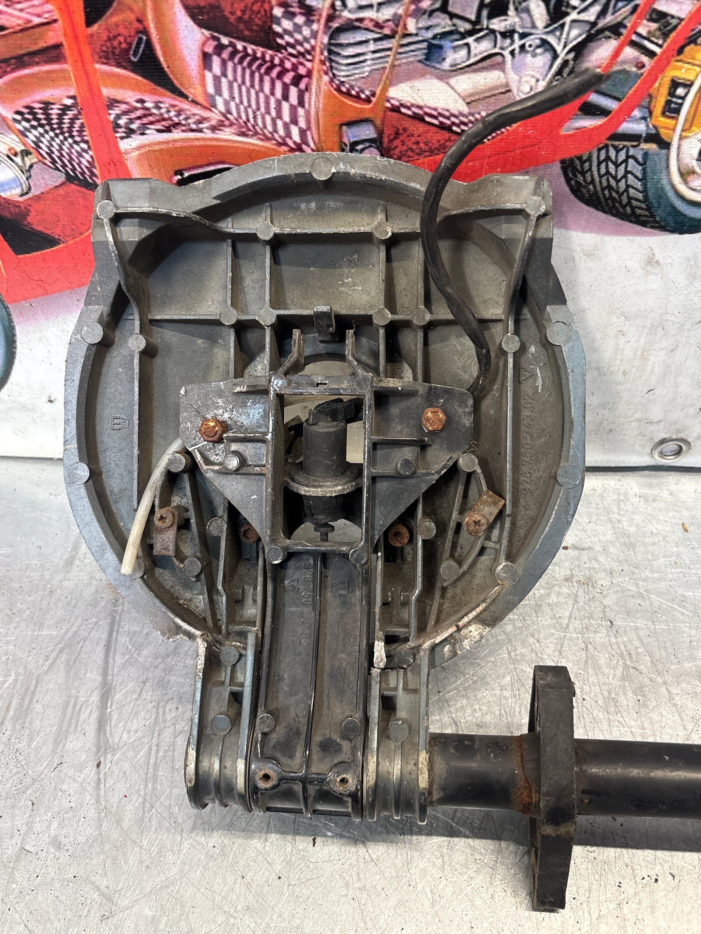 Porsche 928 right headlight swivel frame 92875024902 92875024302 used