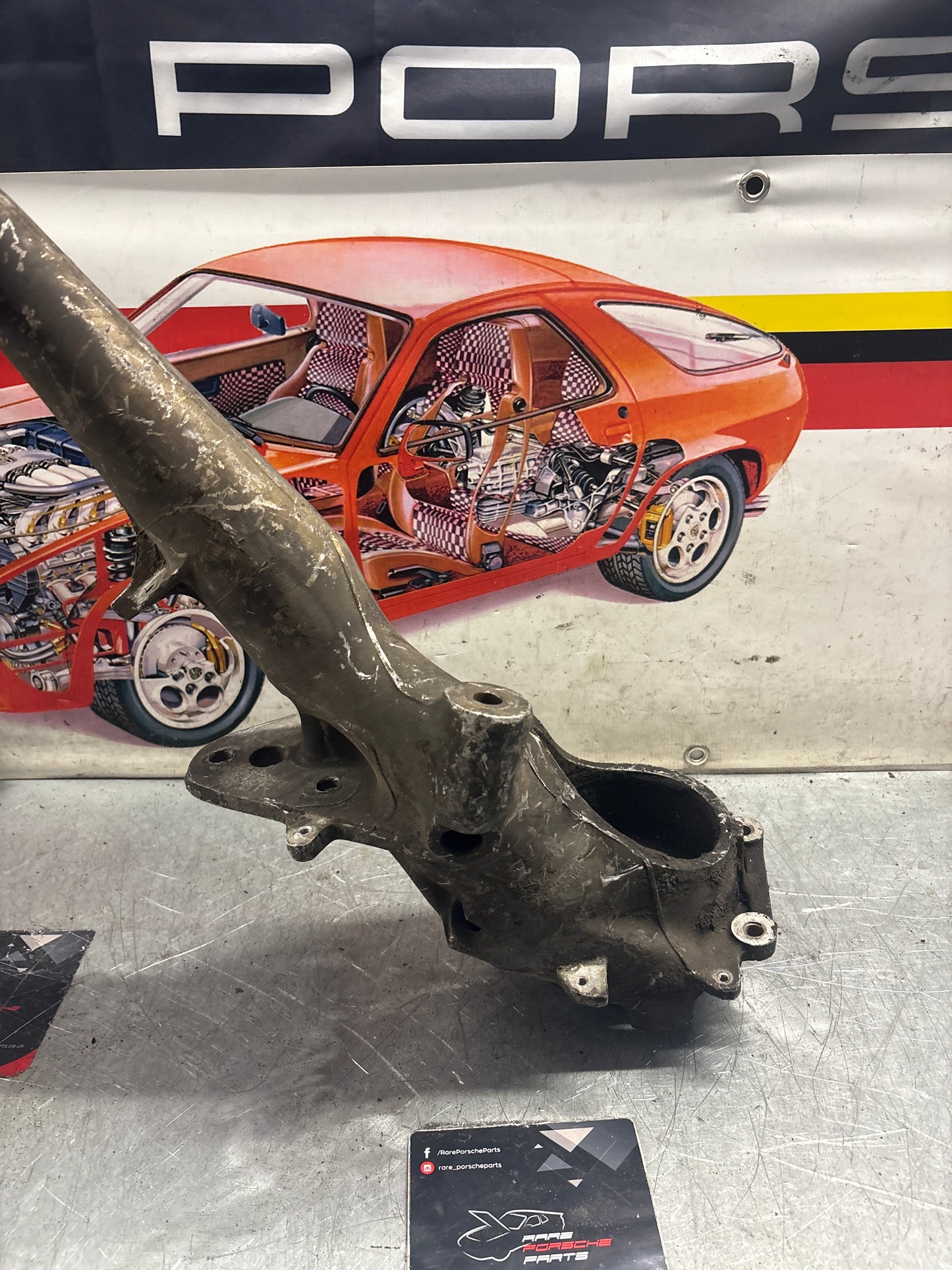 Porsche 944 alloy rear right trailing arm, used 95133151404 / 9513315144R used, with hubs