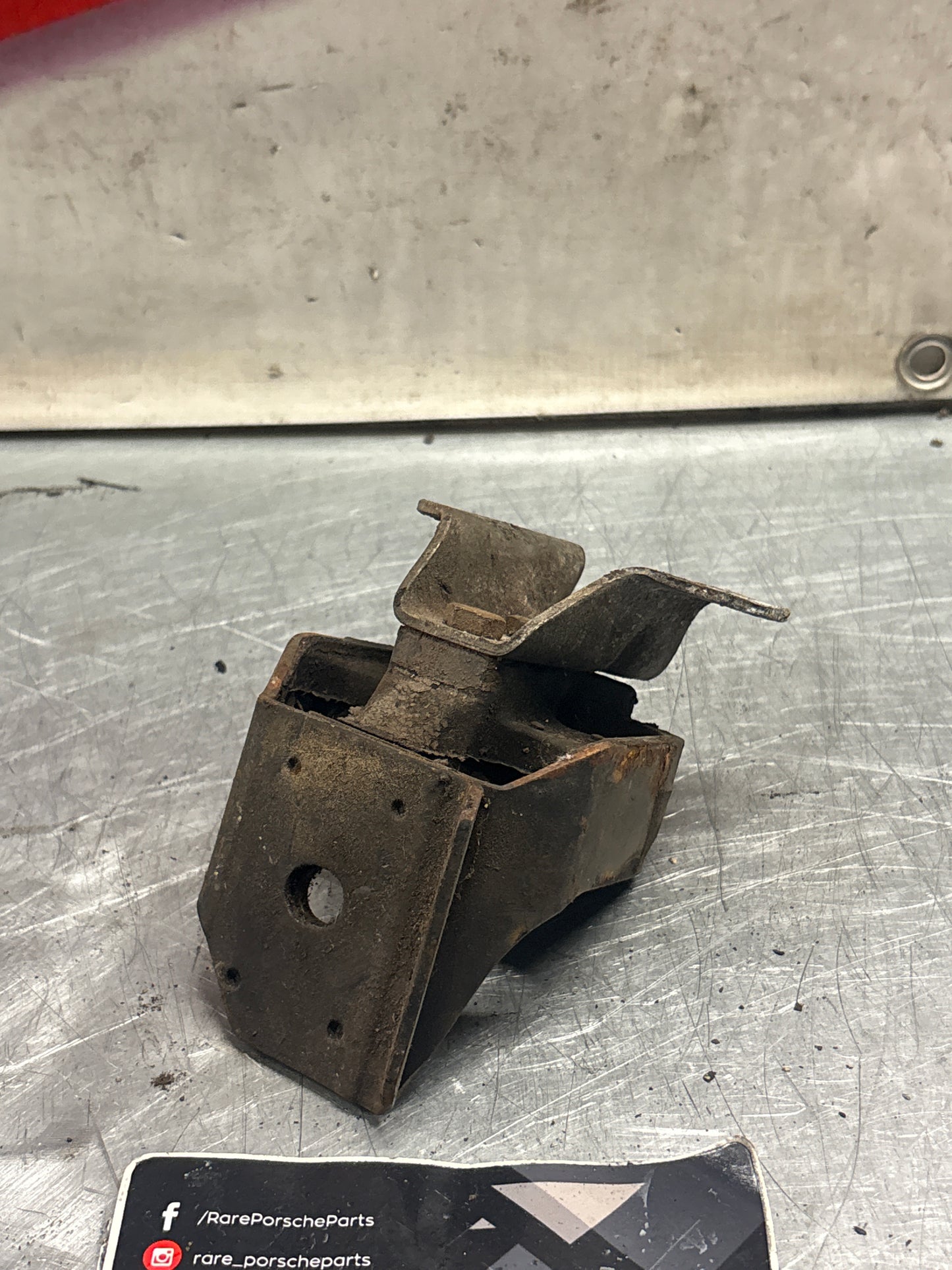 Porsche 924/944 gearbox mount, 477399153J / 94437504500, used