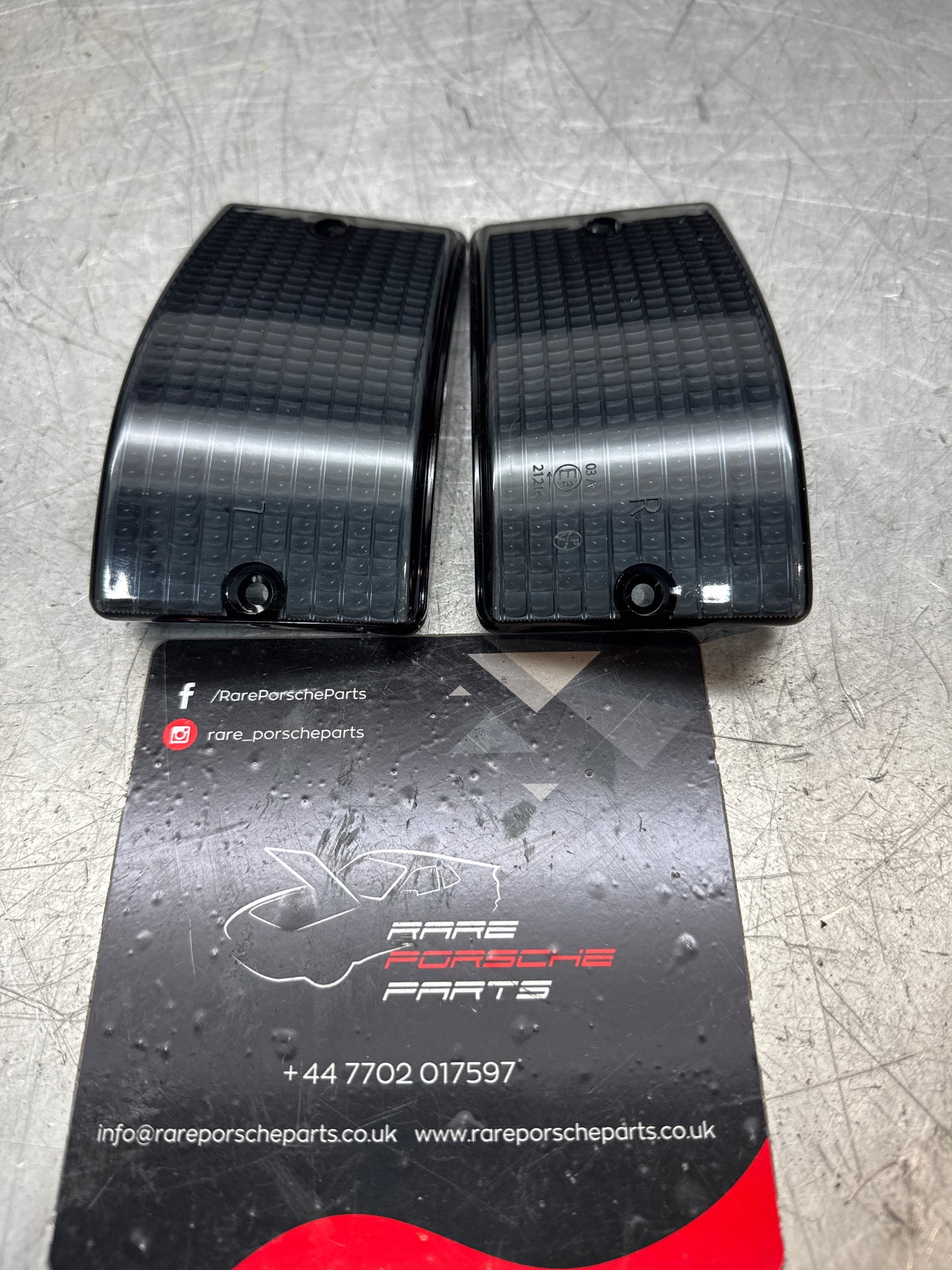 Porsche 924 944 Turn signal indicator lens 2x , front tinted, 477953161B
477953162B clear