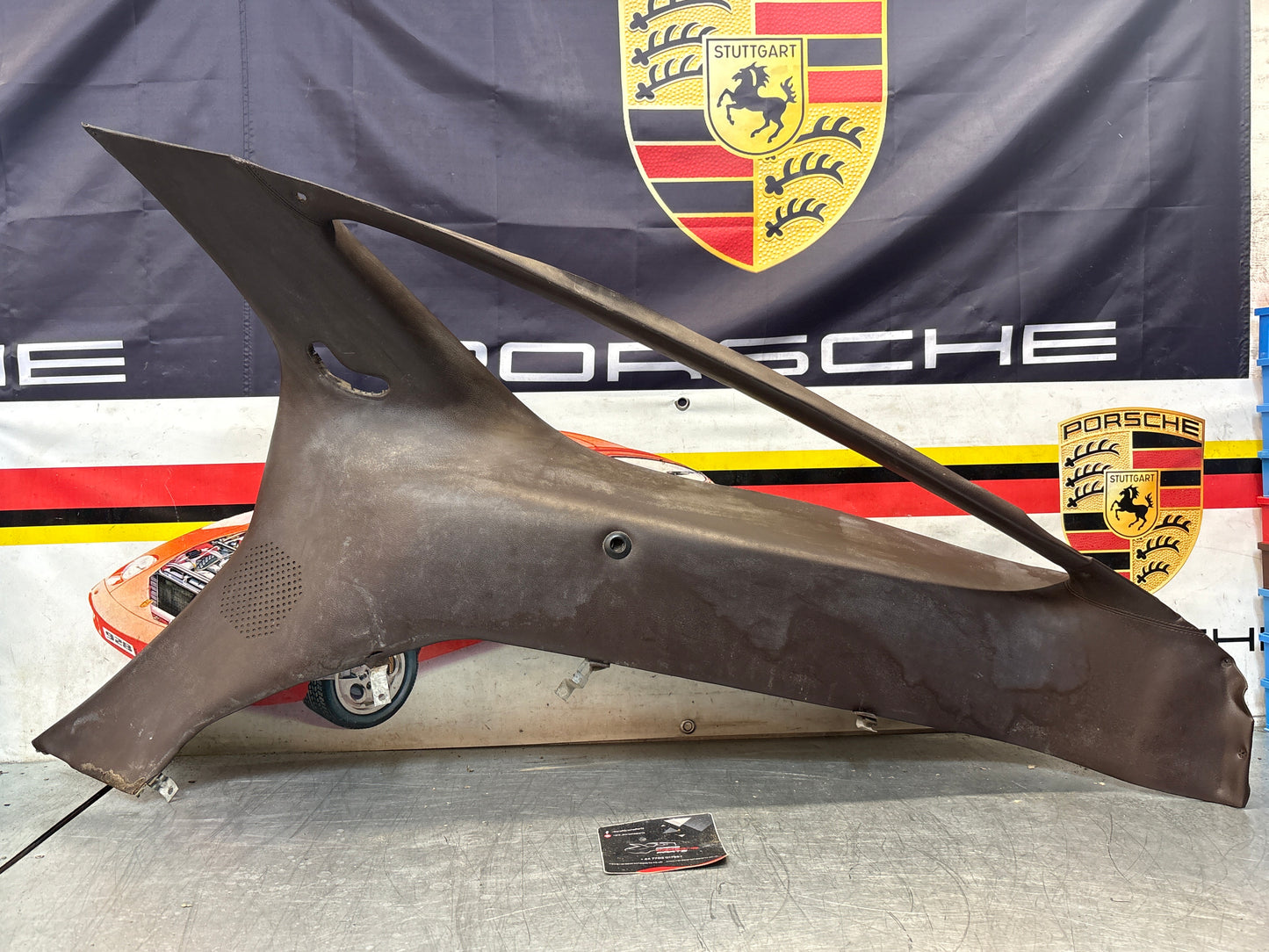 Porsche 928 early right side lower side trim panel, without loudspeaker, burgundy used 92855502202