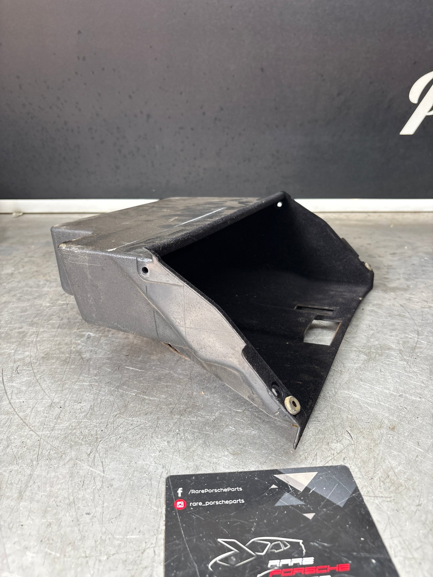 Porsche 944 Glovebox, used RHD only! 94555209100
