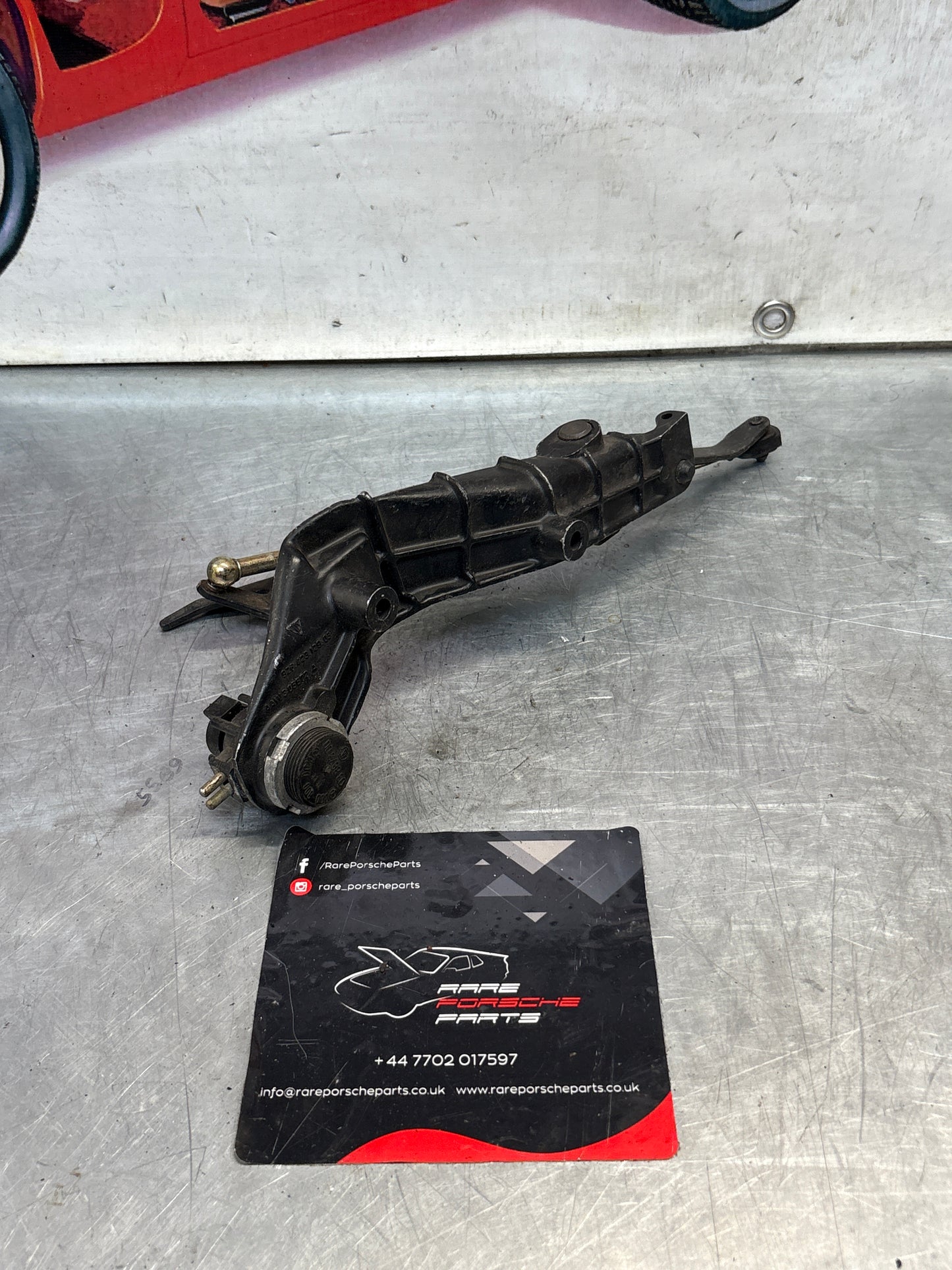 Porsche 928 accelerator Pedal Bearing Bracket, Used 92842312903