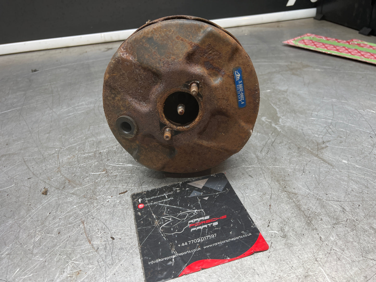 Porsche 924 brake booster, used 477612107B