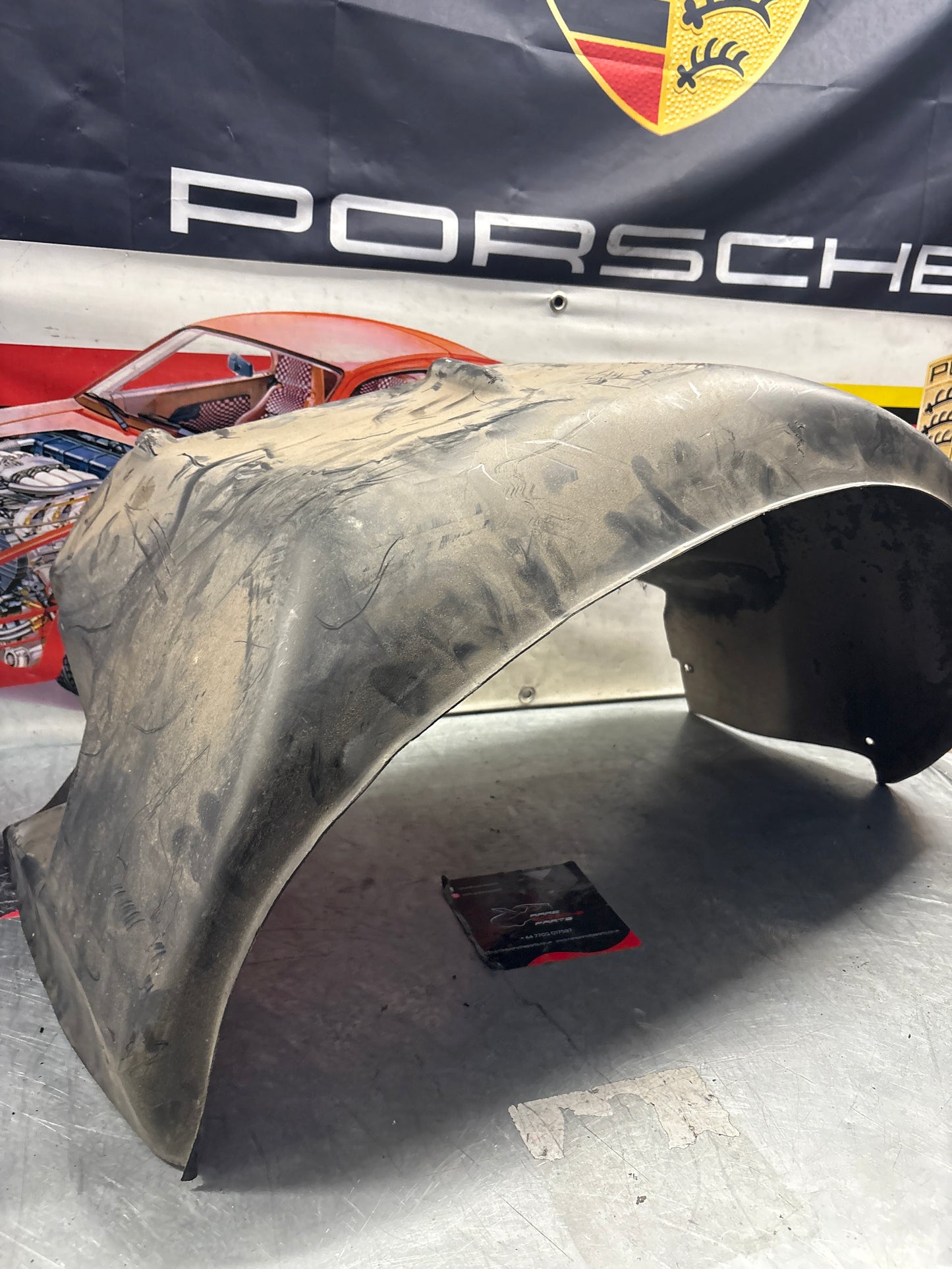 Porsche 928 wheel arch liner Left 92850438105 Used
