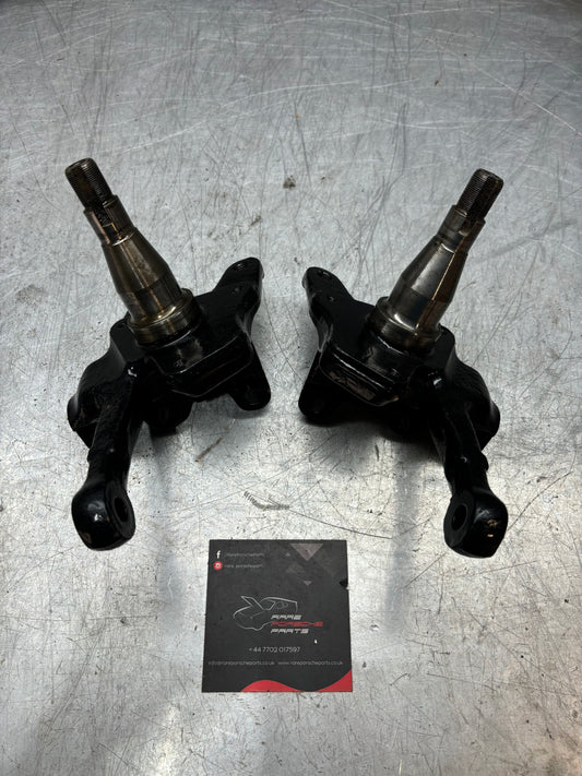 Porsche 944 1987 - pair of front steering knuckle, spindle axle 94434165506 / 94434165606, refurbished