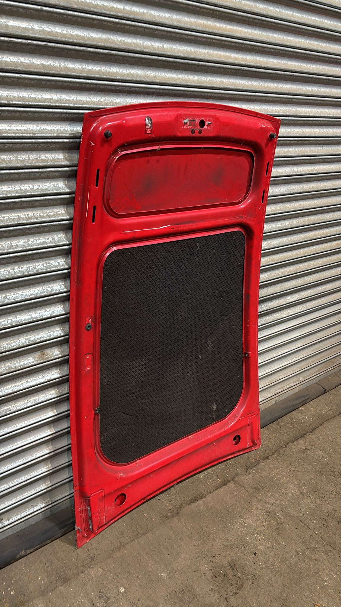 Porsche 928 bonnet 82-92 92851100504 late type with big nozzle, used