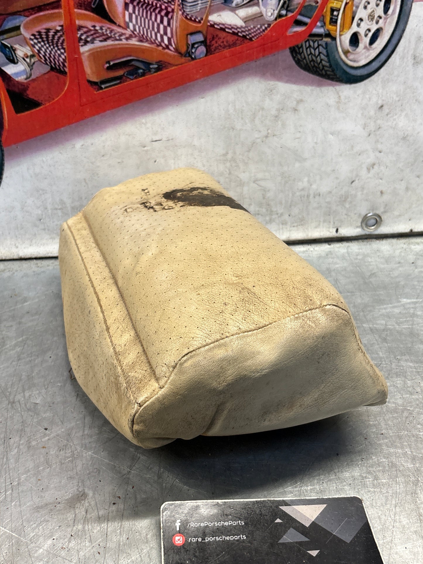 Porsche 928 rear right seat upper cushion, leather, beige, used 92852204650