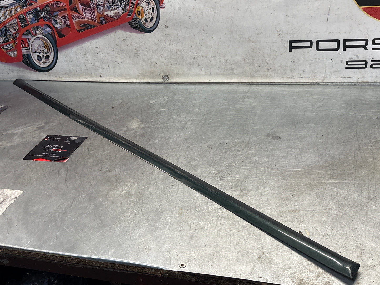Porsche 928 Door Bump Strip right Side, for spares or repair 92855903403