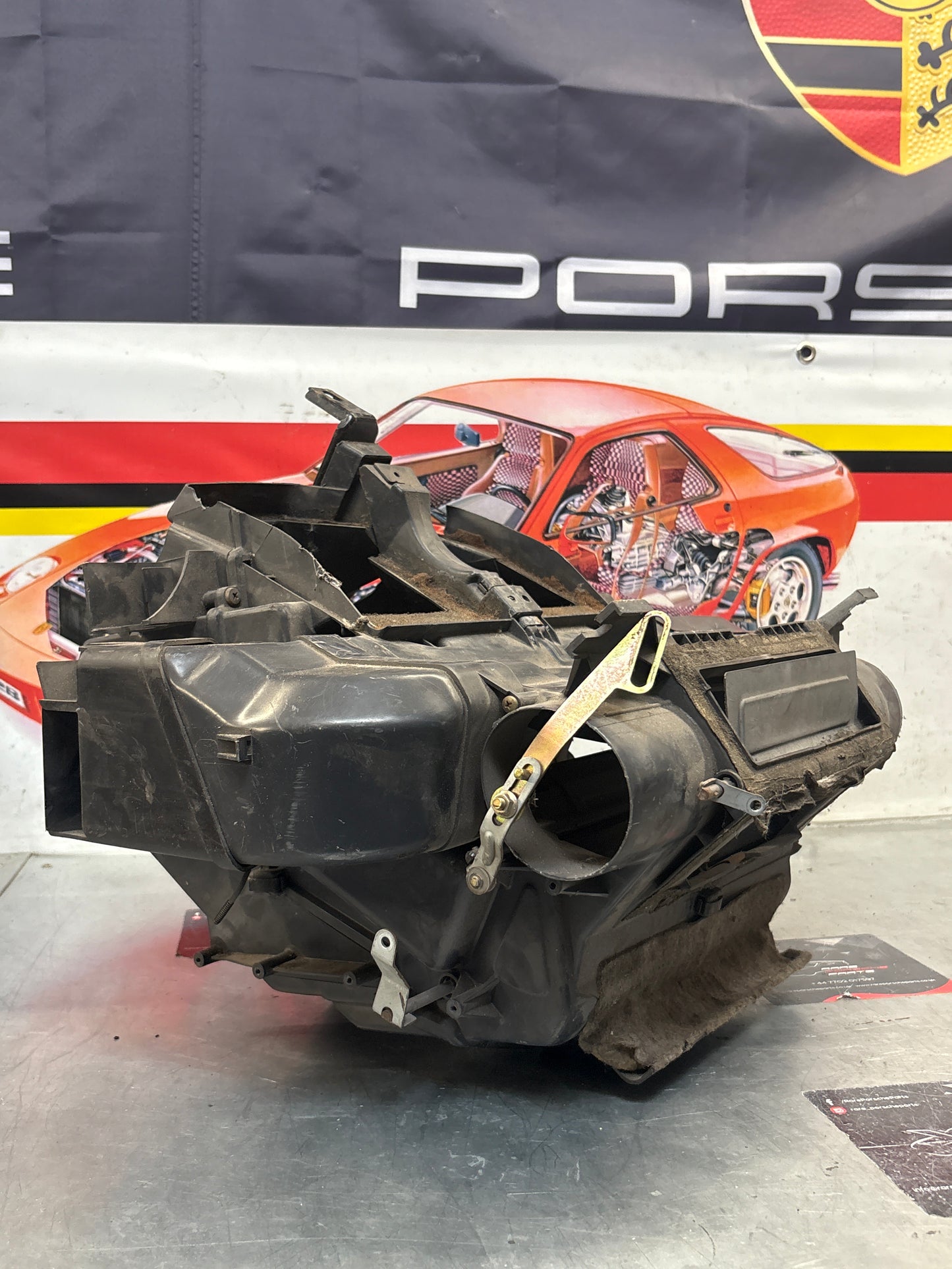 Porsche 944 968 (1986-95) heater box, used