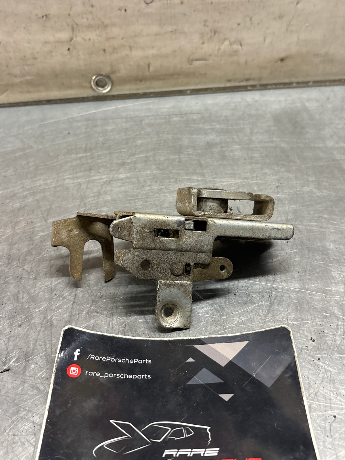 Porsche 914 trunk lock, used 91453105411