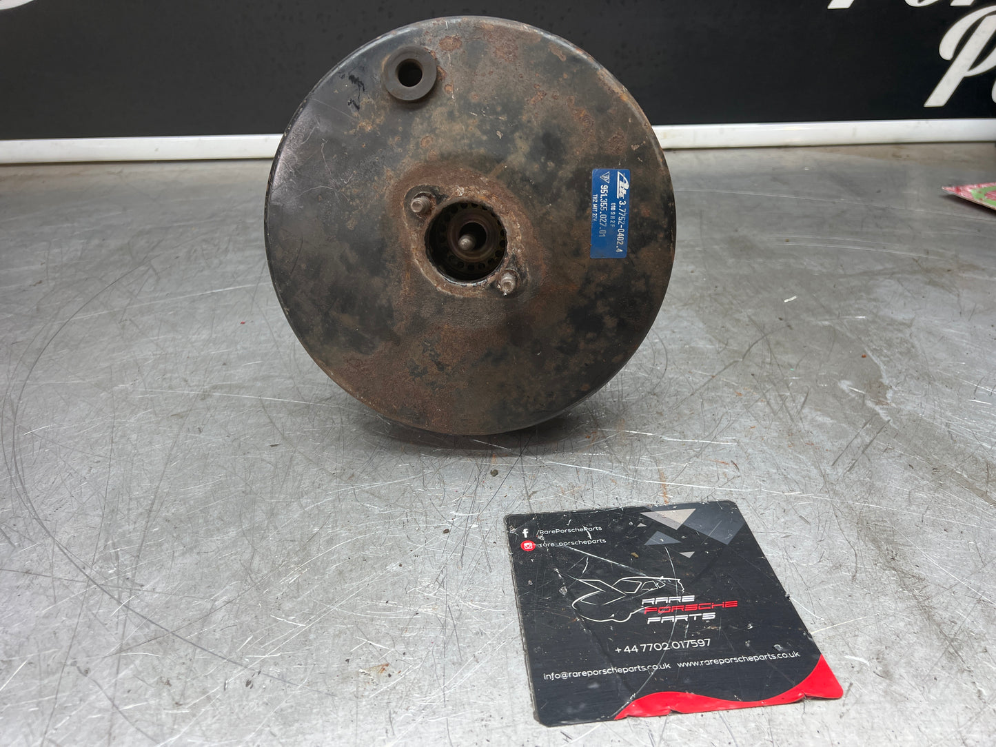 Porsche 944 brake booster, used 95135502701