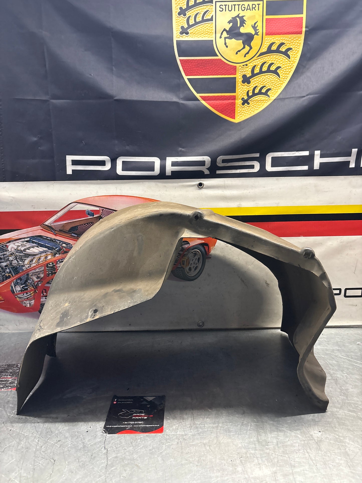 Porsche 928 wheel arch liner Left 92850438105 Used