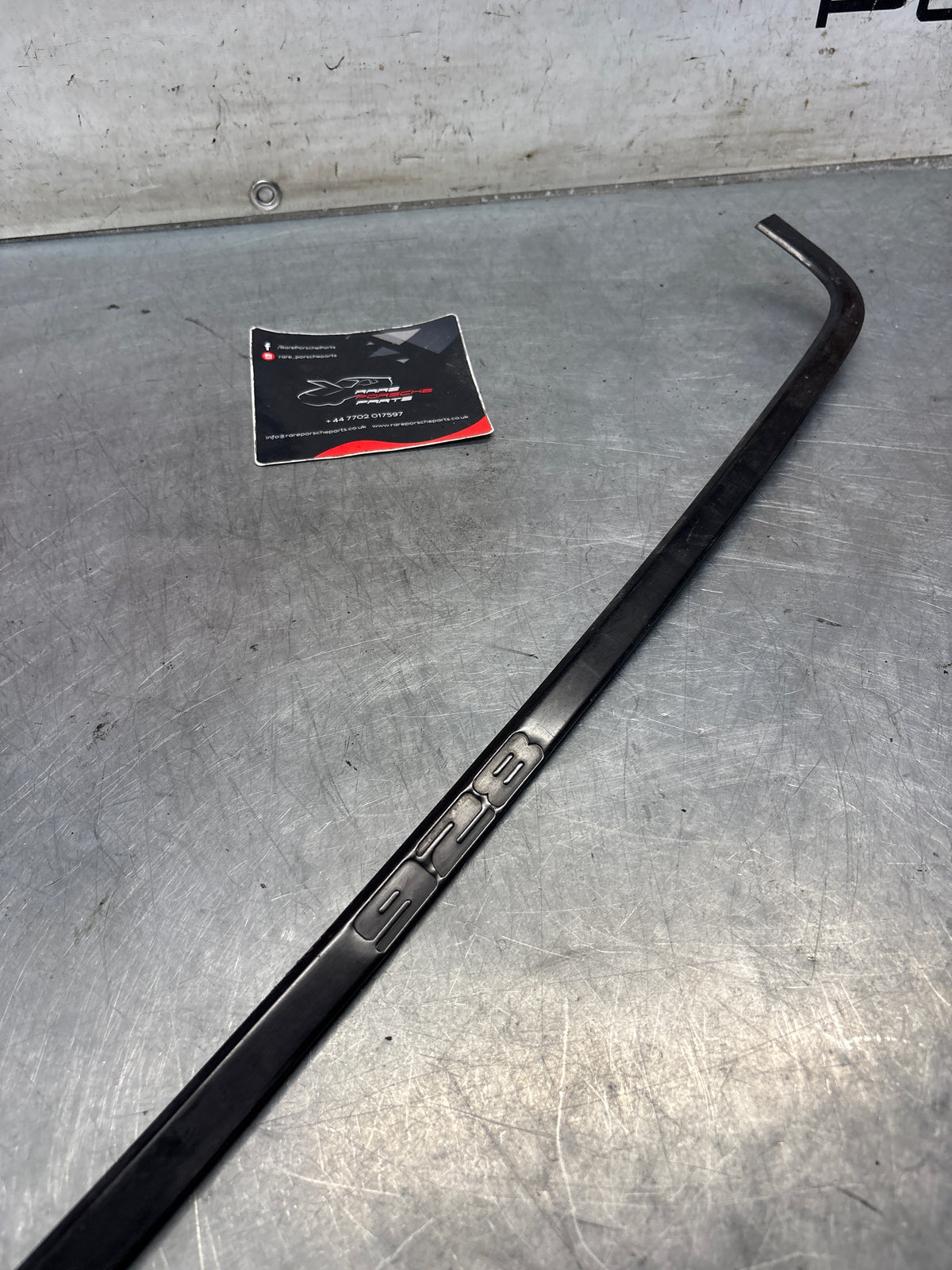 Porsche 928 rear window cover strip, used 92855915105