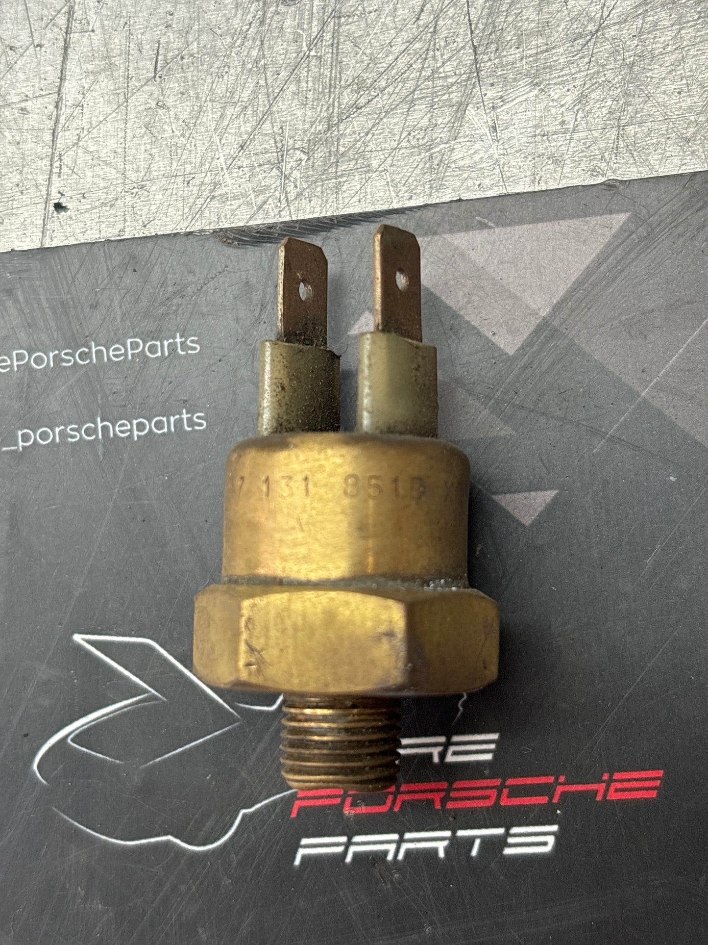 Porsche 924 Temperatursensor Thermoschalter 047131851D, gebraucht