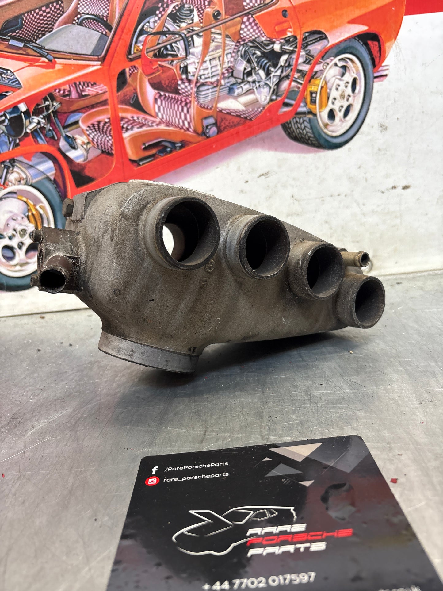 Porsche 928 Used plenum chamber 9281101562R