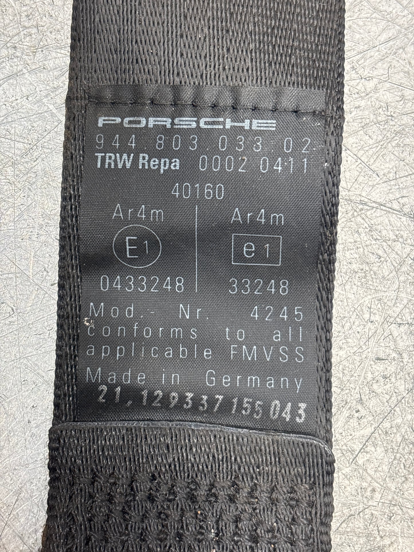 Porsche 944 S S2 Turbo front left N/S seat belt 94480303302, used