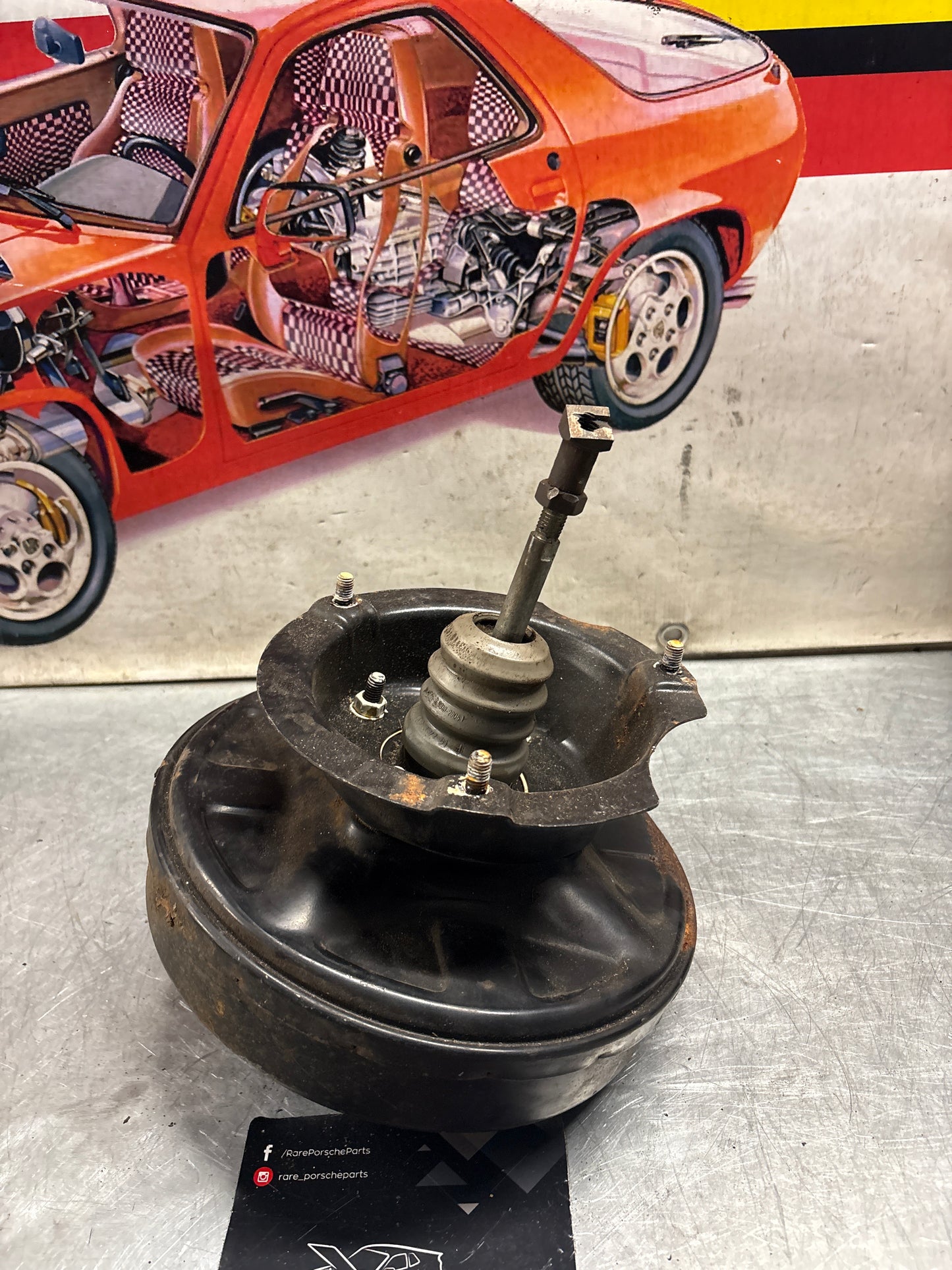 Porsche 944 924 brake booster, used 477611907H