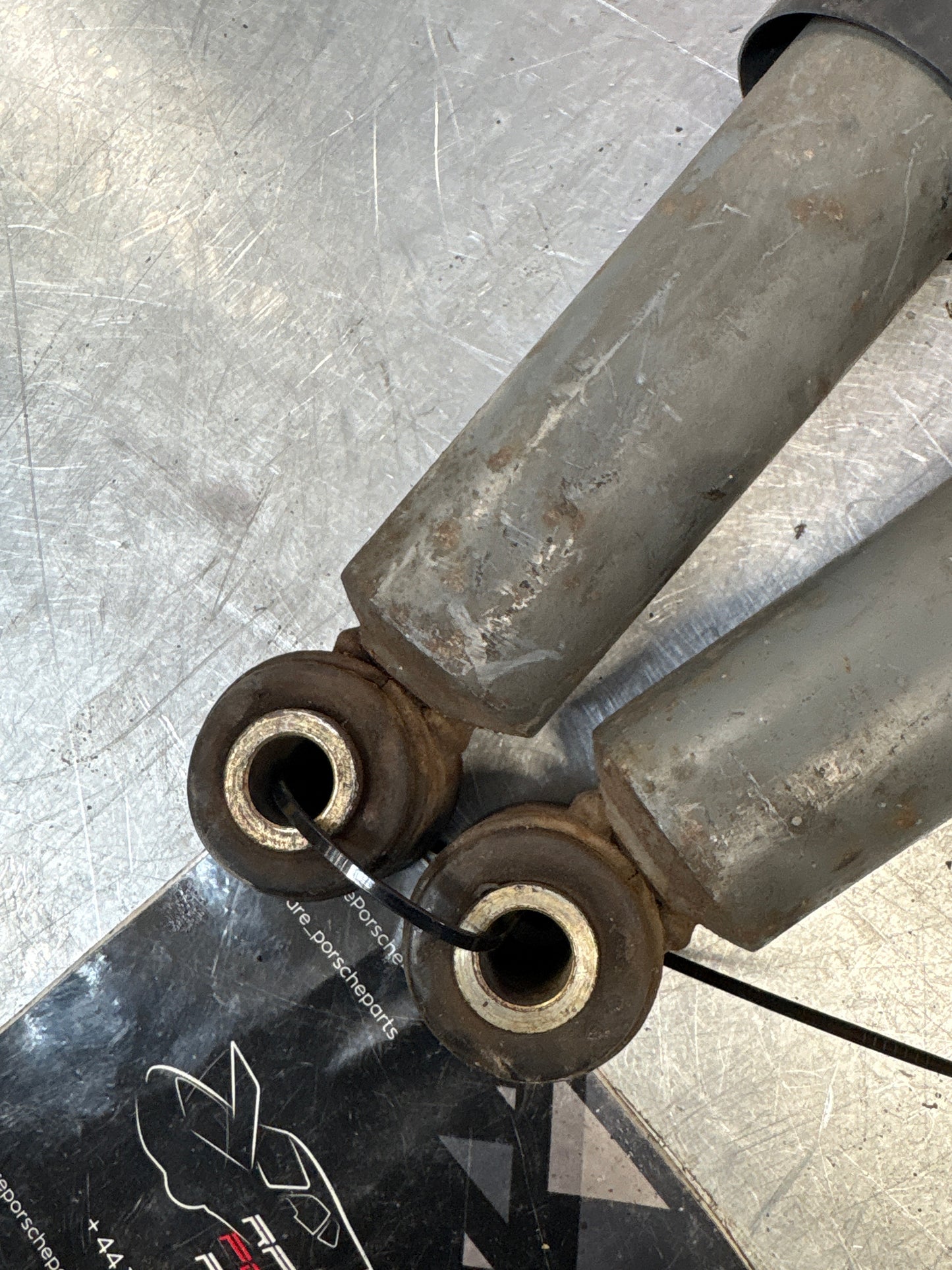 Porsche 944 86- pair of rear suspension shock absorbers, used 95133303205