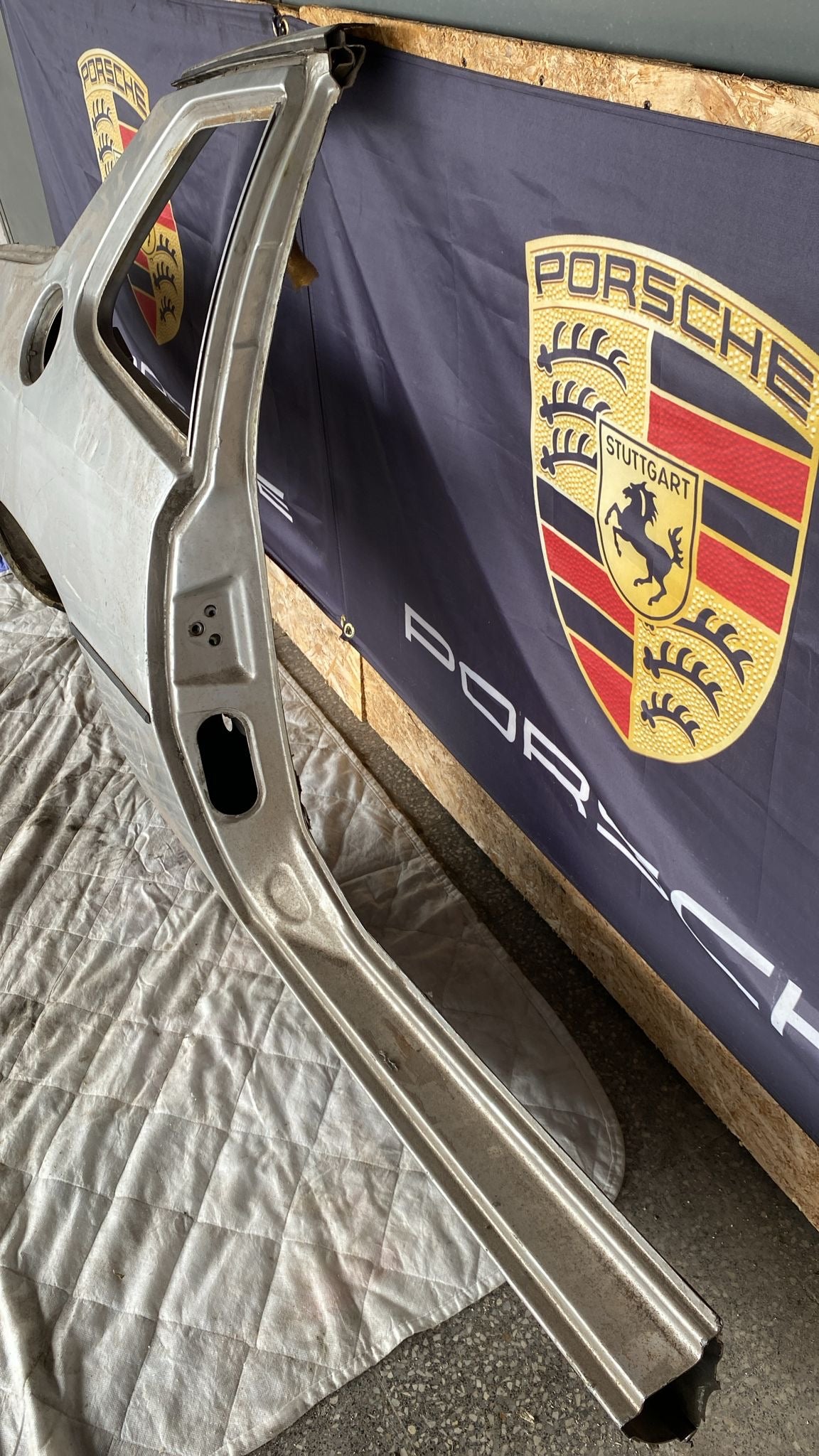 Porsche 924 Right sill / fender section, 477809602B cut