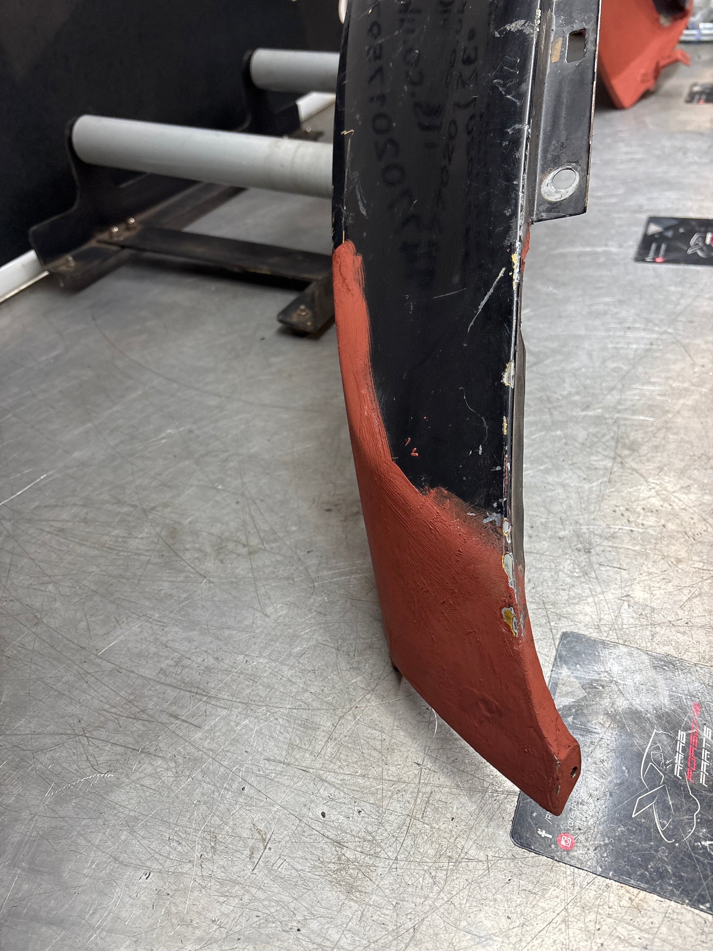 Porsche 944, early front right wing, 93150302203 used, no rust