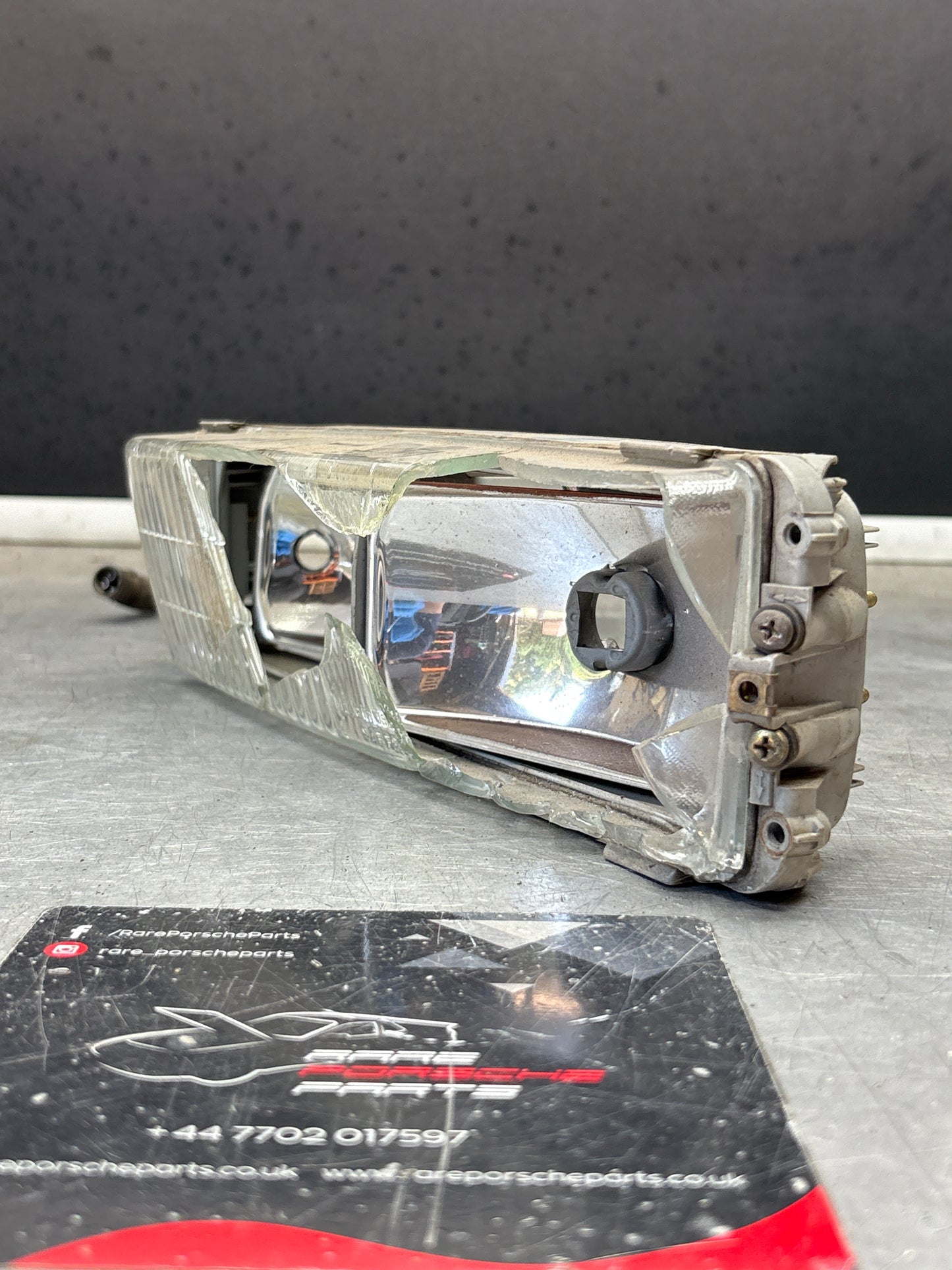 Porsche 944 S2 Turbo Right foglight 95163121100 / 0305200701