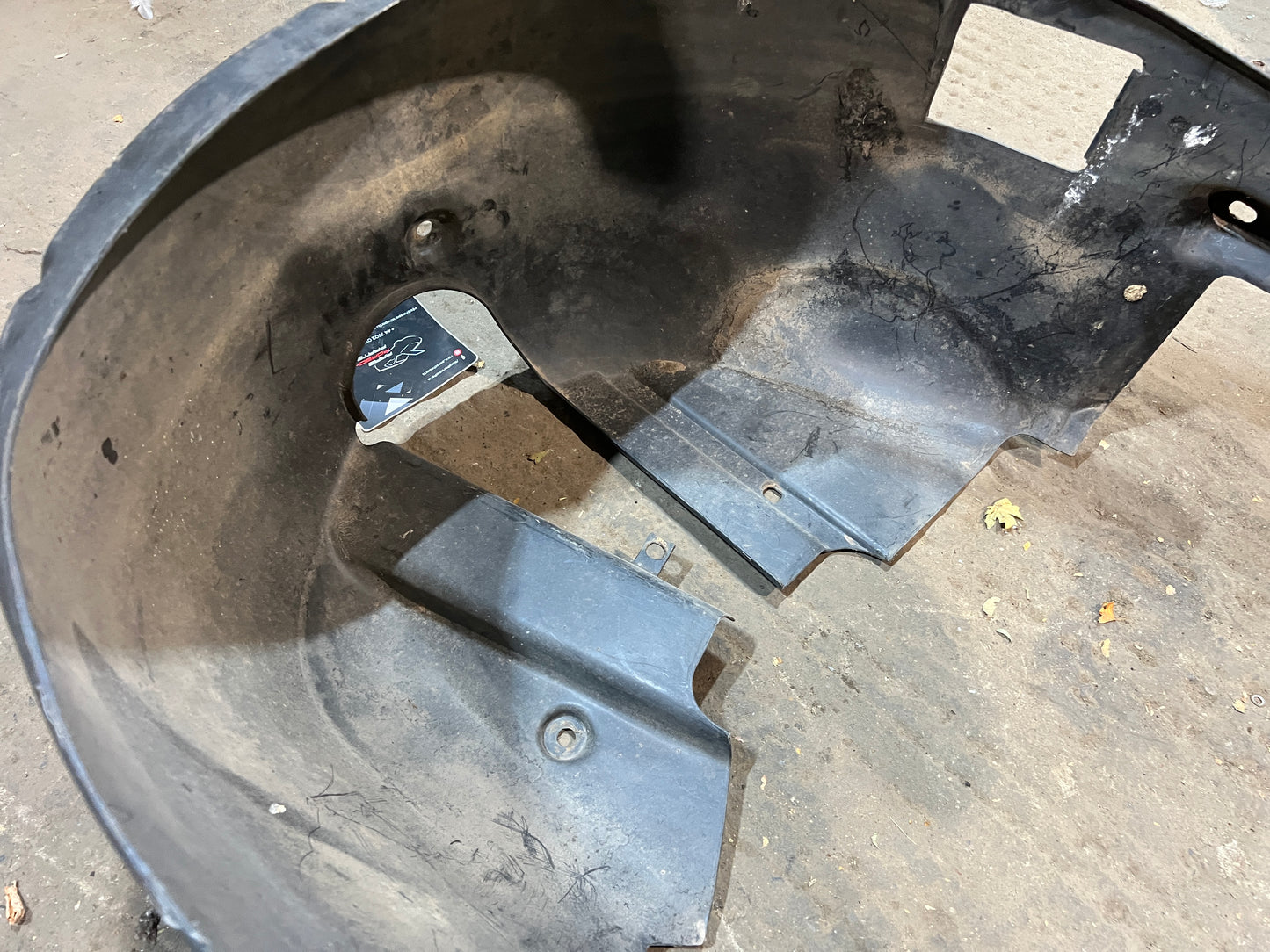 Porsche 944 from 85.5 wheel arch liner  Left, 94450438100 Used