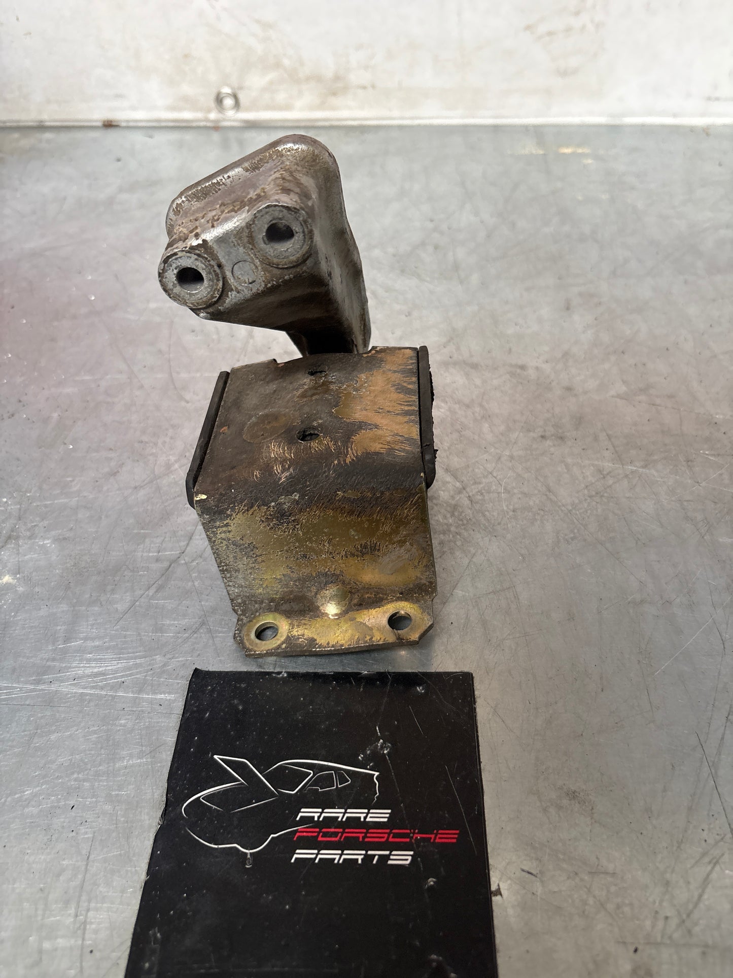 Porsche 968 Gearbox Carrier Bracket with mounting, used 94437528711 / 94437504511
