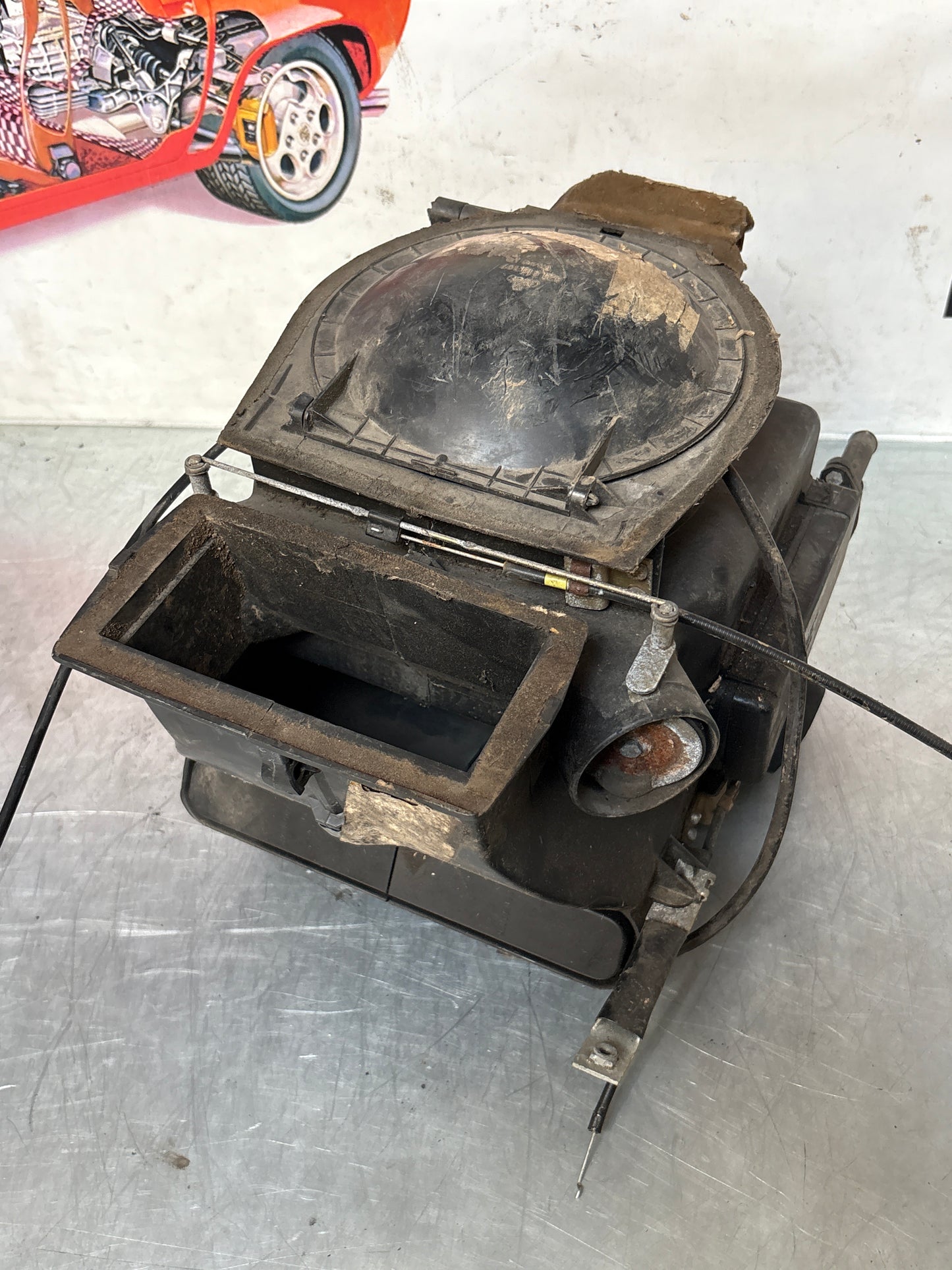 Porsche 924 76-79 heater blower fan assembly, complete with fan 321819096 / 823819096A / 321819095 / 823819095 used