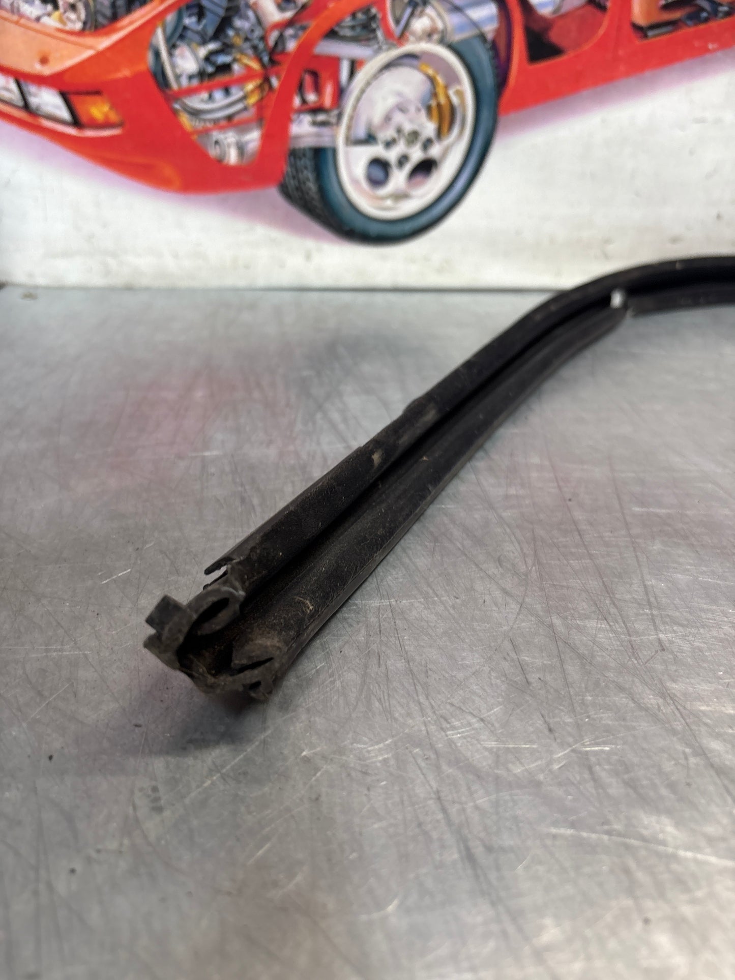 Porsche 928 right door channel seal, for spares or repair 92853732403
