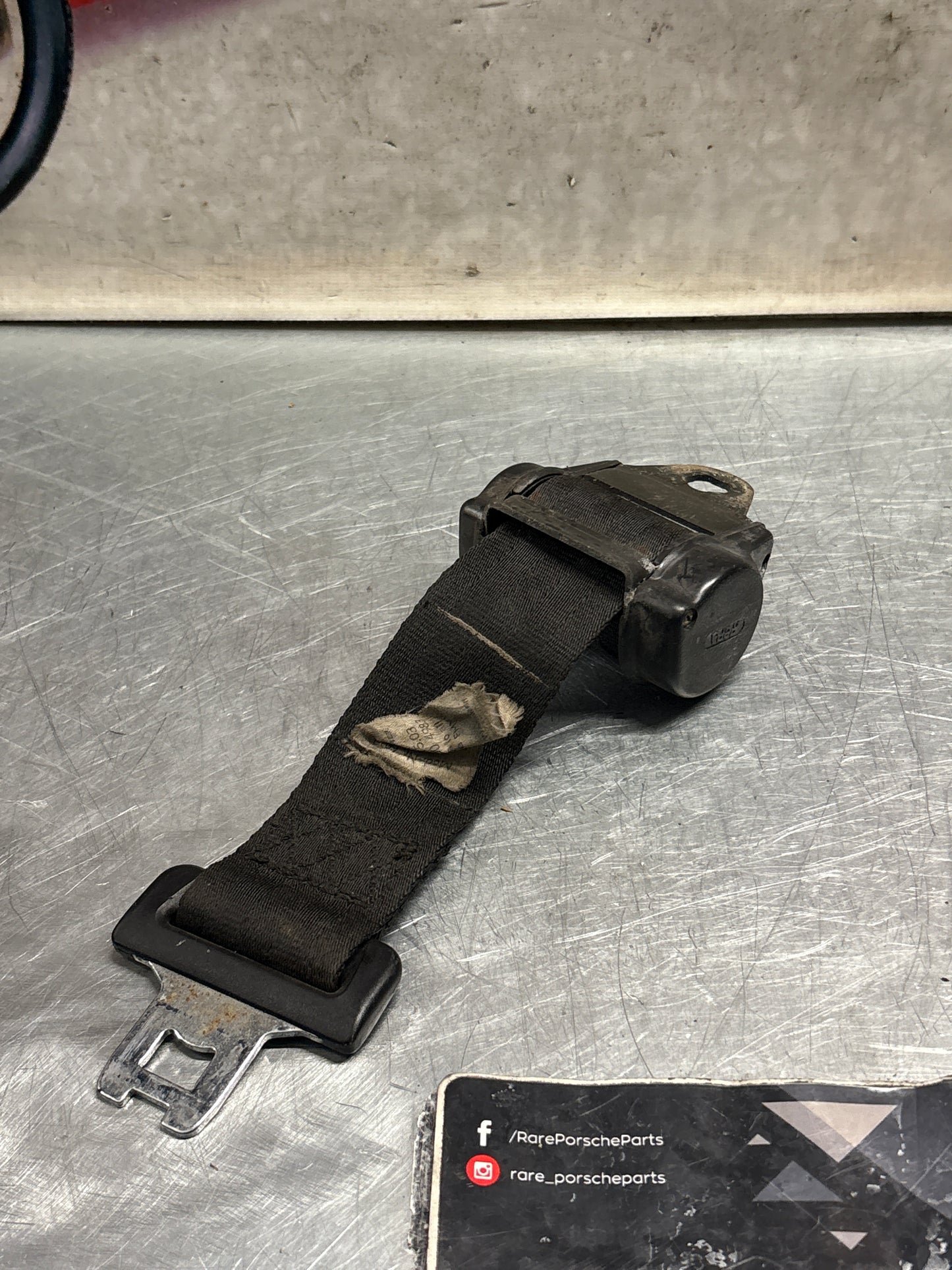 Porsche 928 rear left seat belt 92880301503, used
