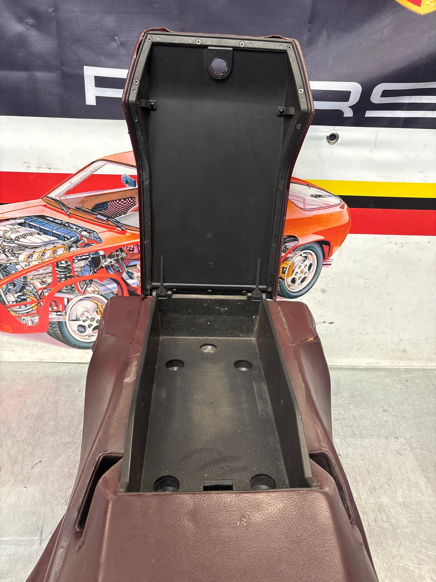 Porsche 928 S center console, rear armrest, Burgrundy, no key, and lock 92852206757 92852206150 used