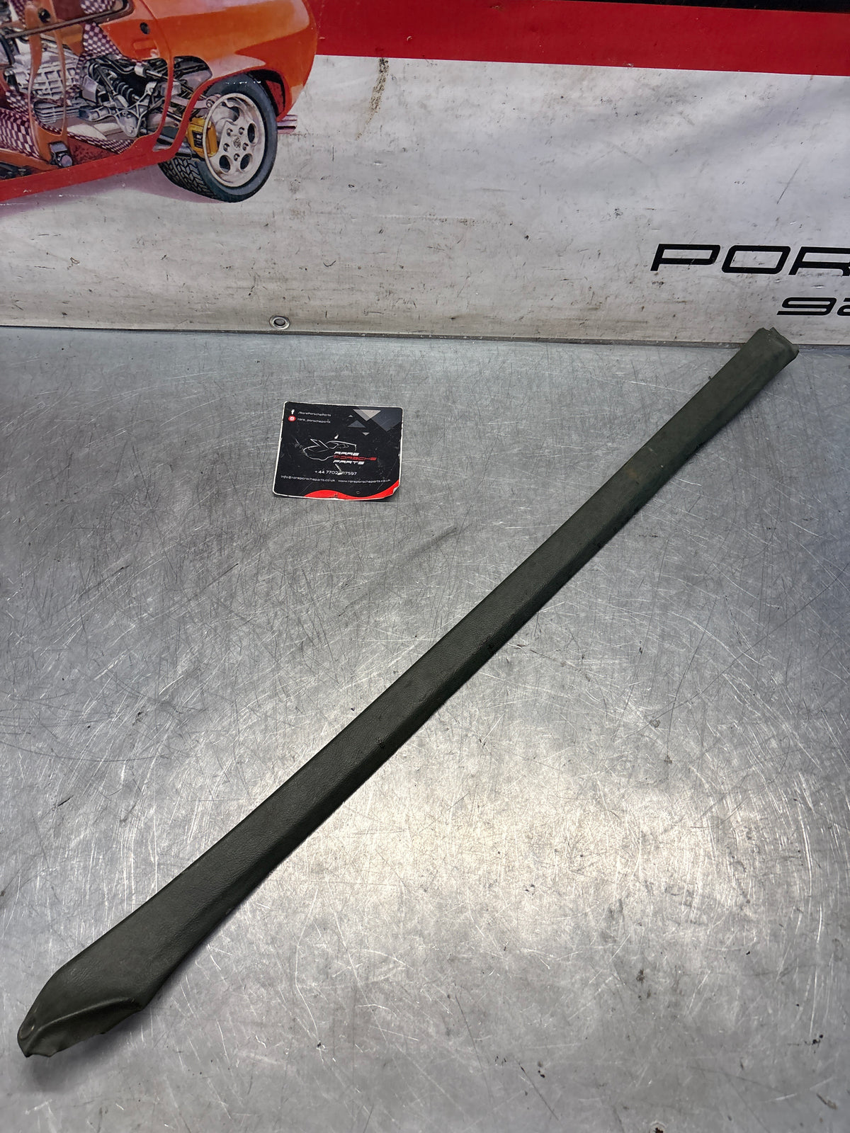 Porsche 928 tailgate trim, right, off side, green, 92855503802, used