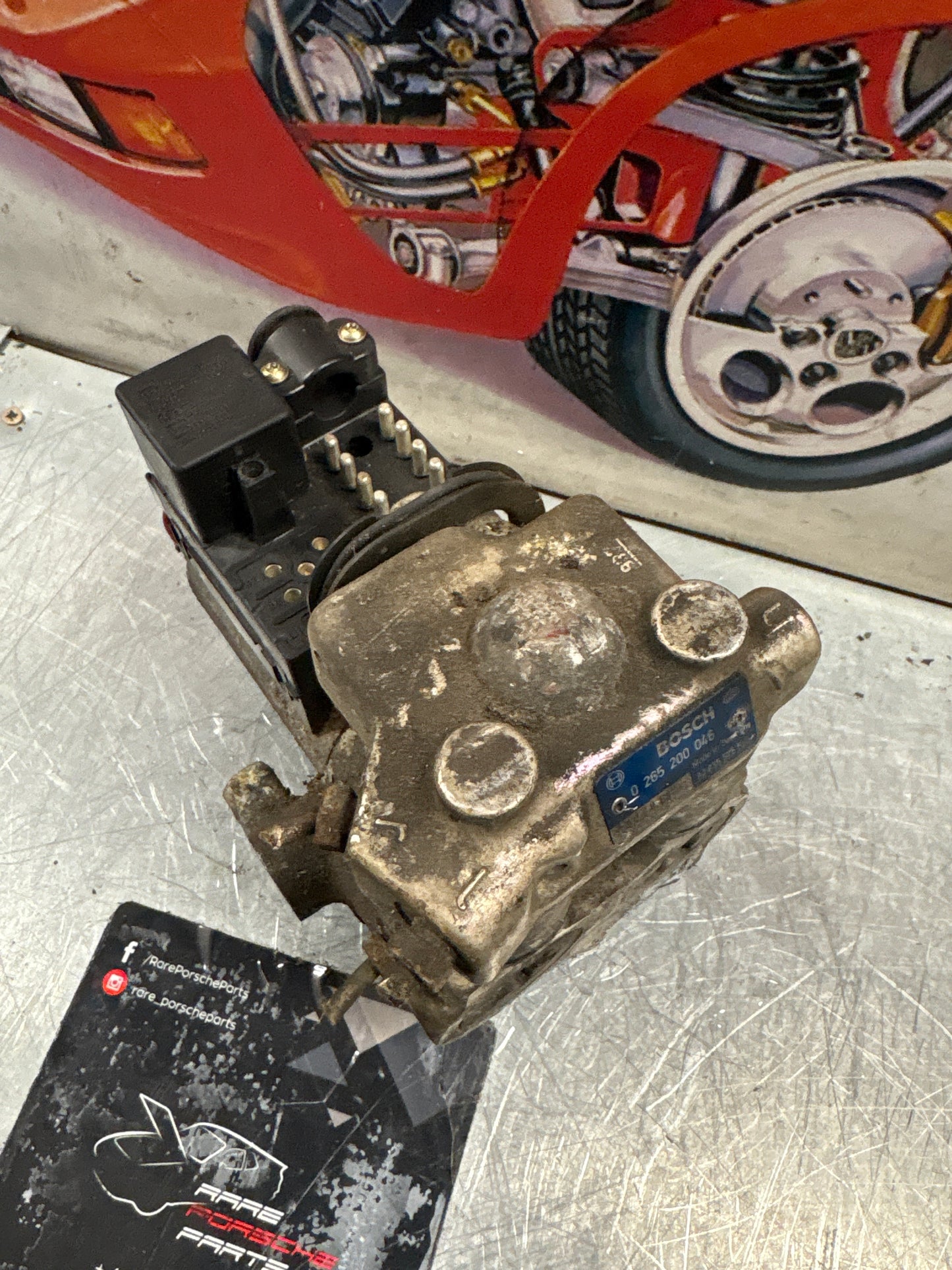 Porsche 928 S4 Bosch ABS pump, used 0265200046 / 92835575505