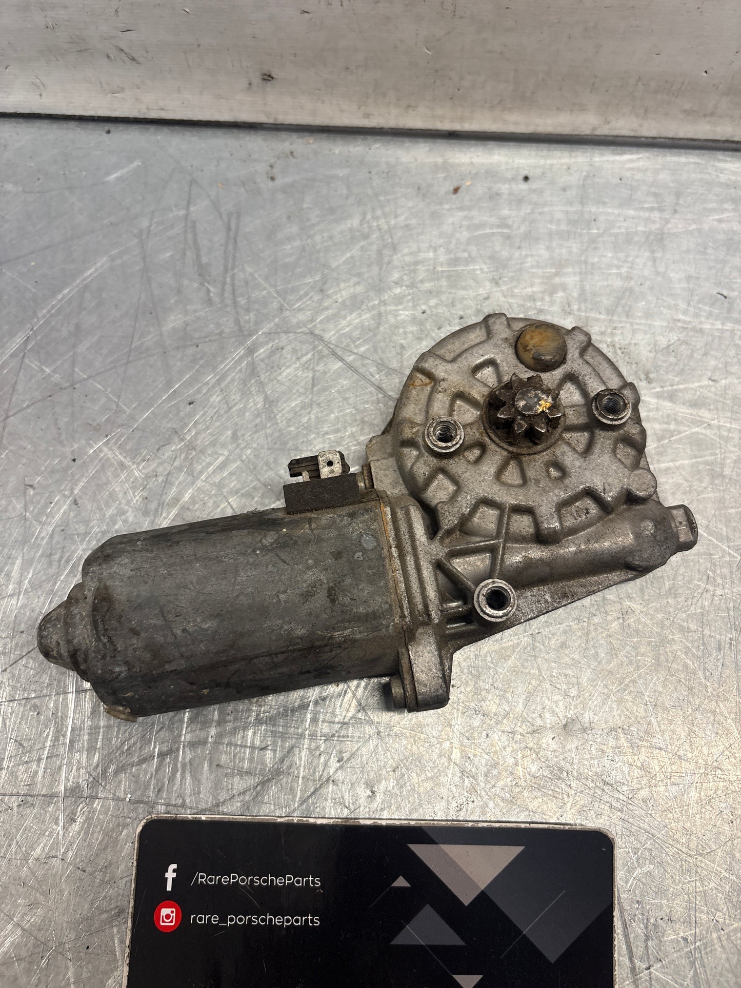 Porsche 924 944 928 window regulator motor, left, used 0130821017