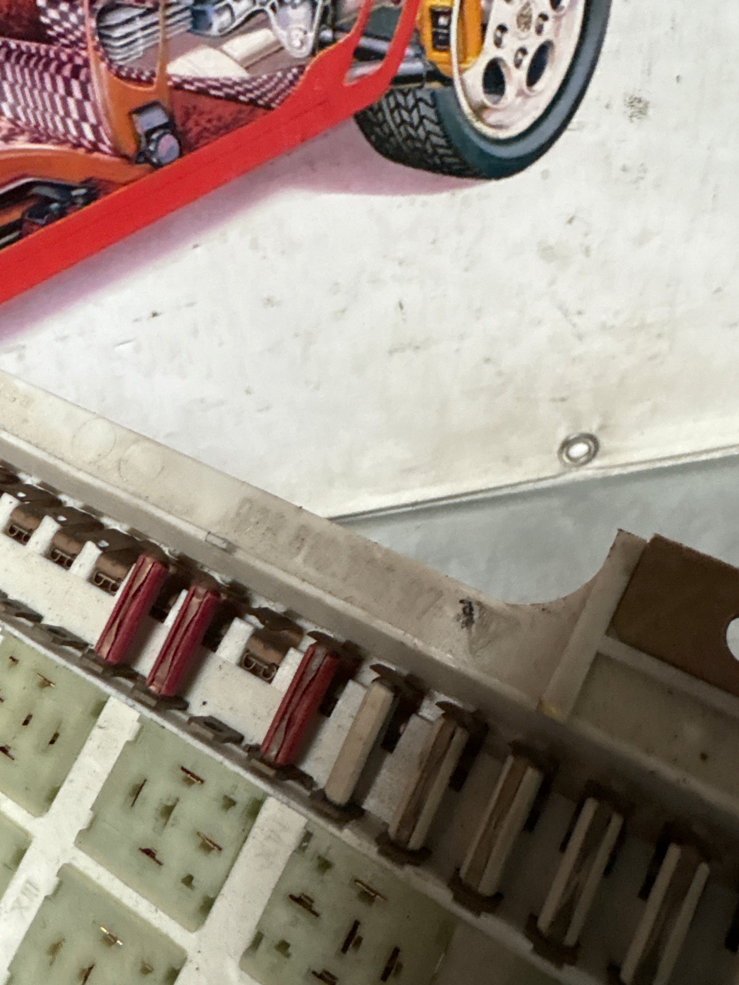 Porsche 928 relay fuse box, for spares or repair 92861010507