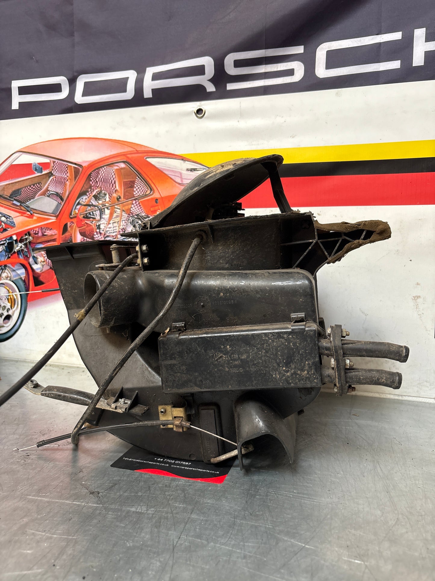 Porsche 924 76-79 heater blower fan assembly, complete with fan 321819096 / 823819096A / 321819095 / 823819095 used