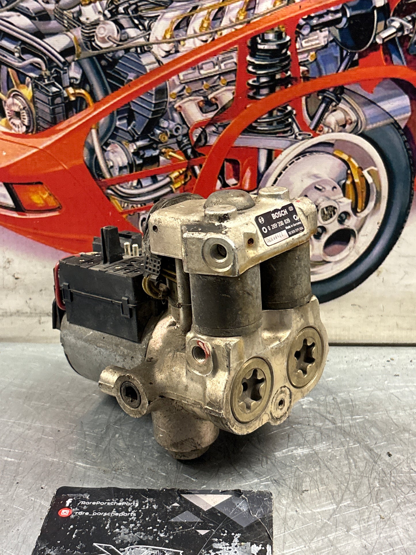Porsche 928 S4 Bosch ABS pump, used 0265200039 / 92835575504