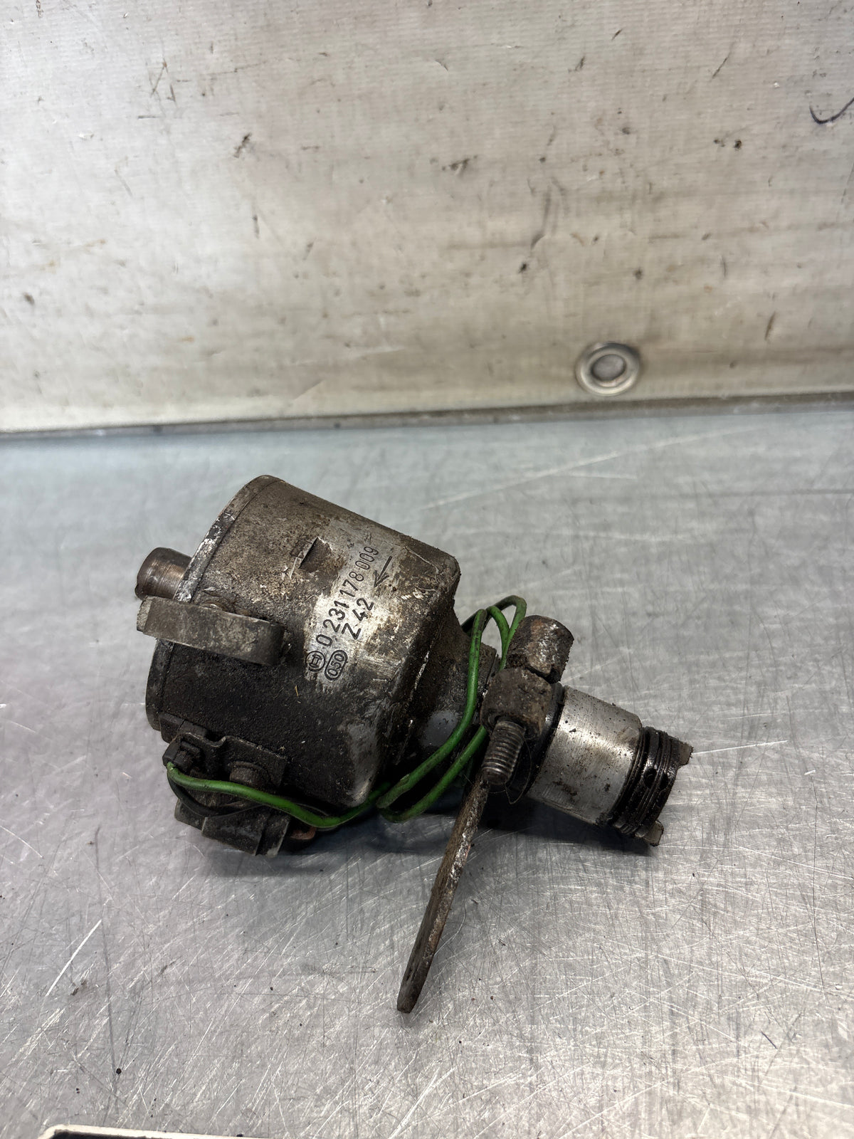 Porsche 912 / 356 fuel distributor, used 0231178009