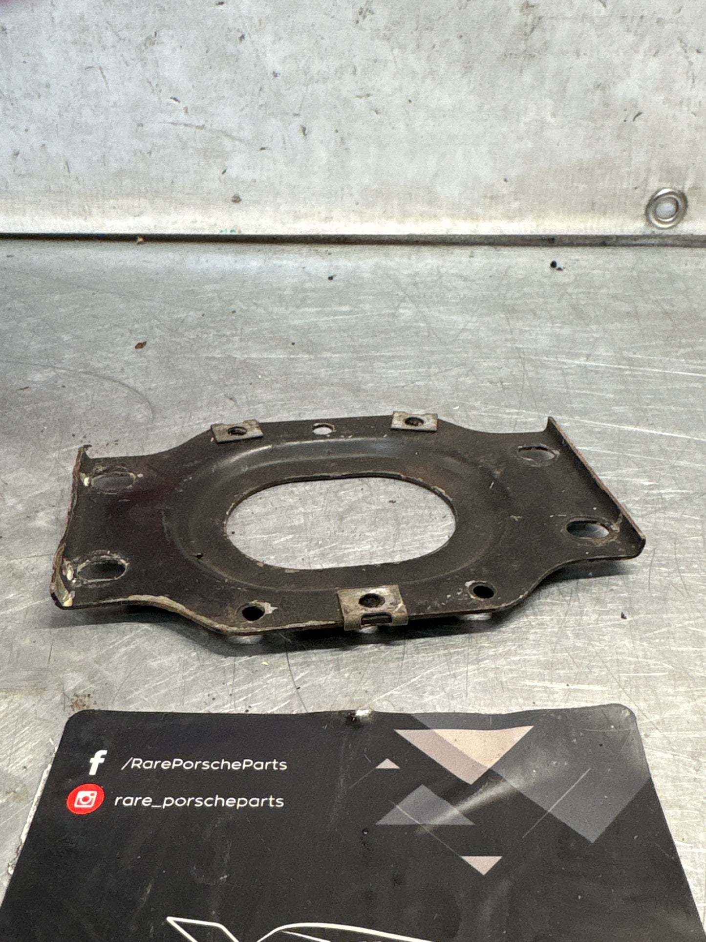 Porsche 928 S / S4 seat belt holder bridge, used 92850149502