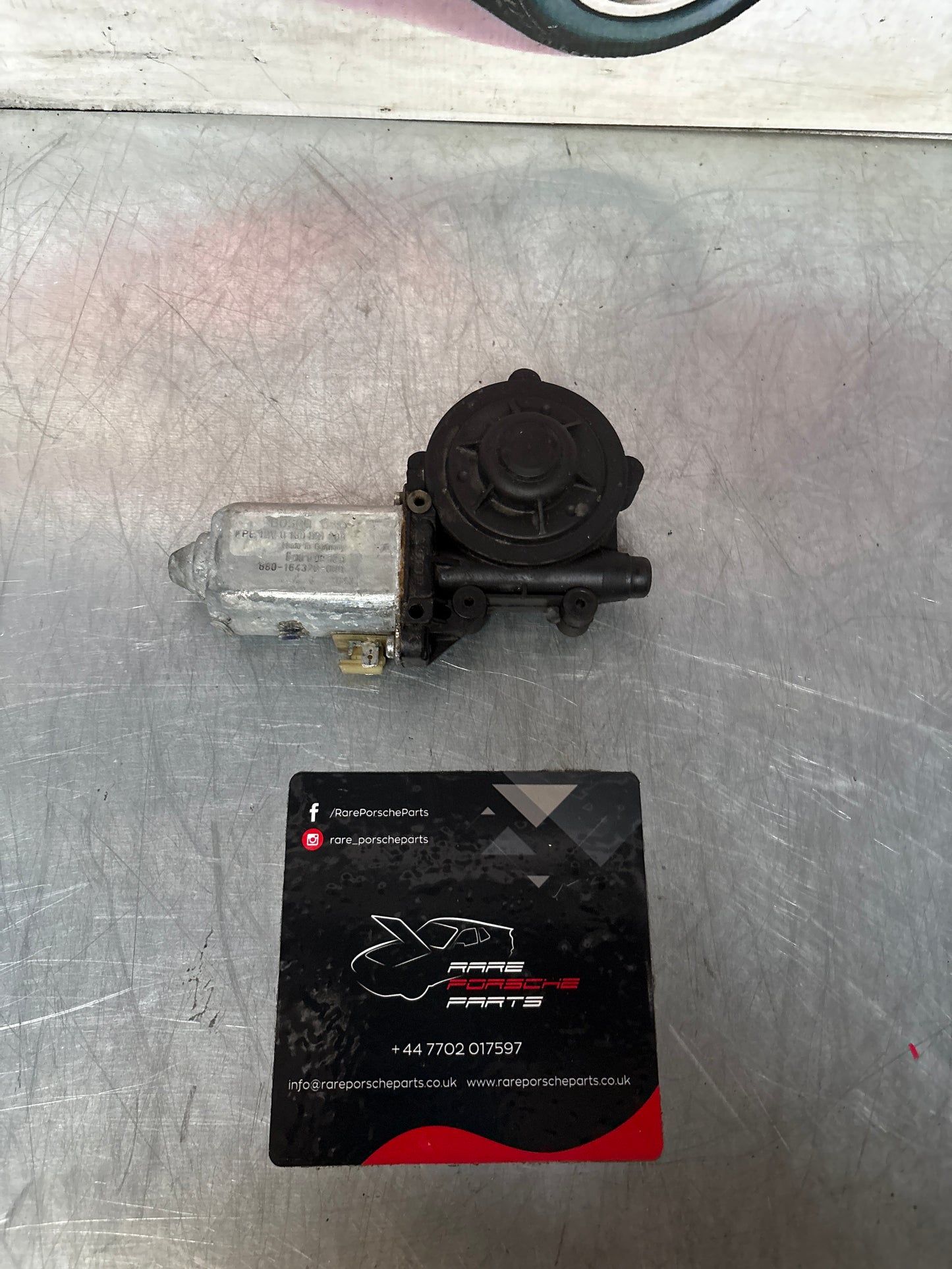 Porsche 911 964 right window motor, used 0130821209