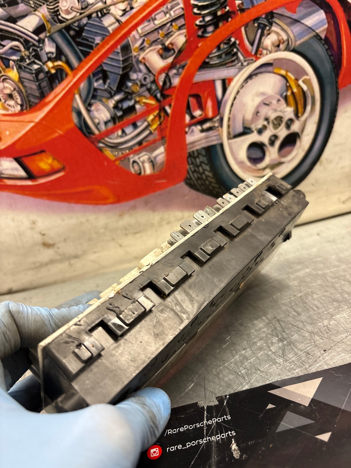 Porsche 924 944 (1979-1989) Fuse Box 477941813 used