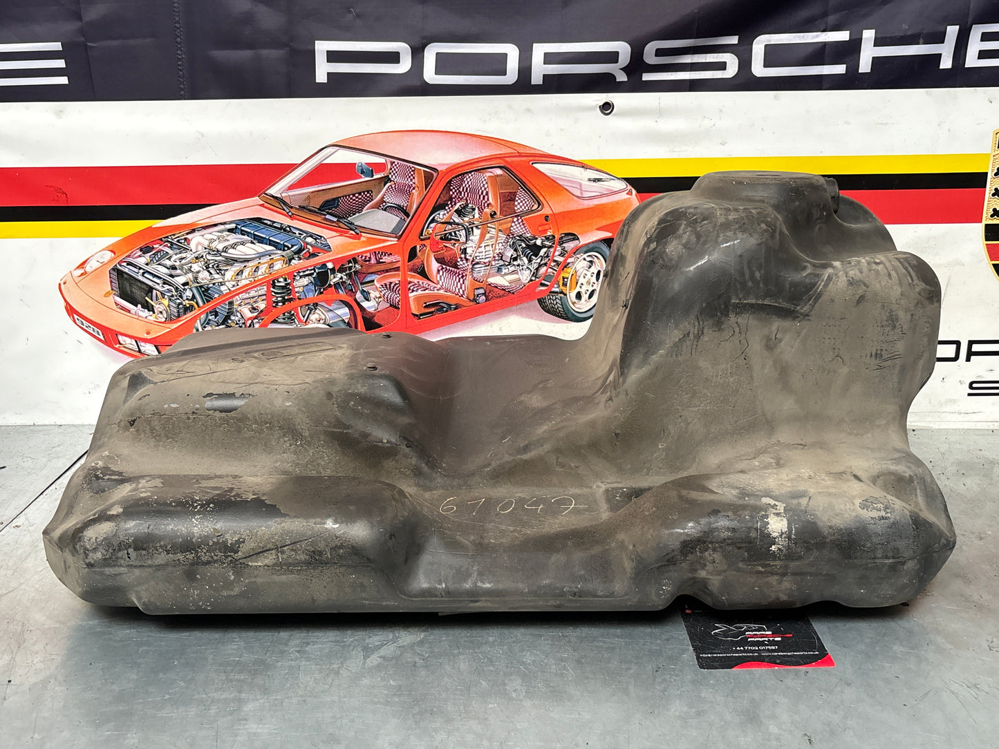 Porsche 944 86-92 plastic fuel tank 95120102101 used