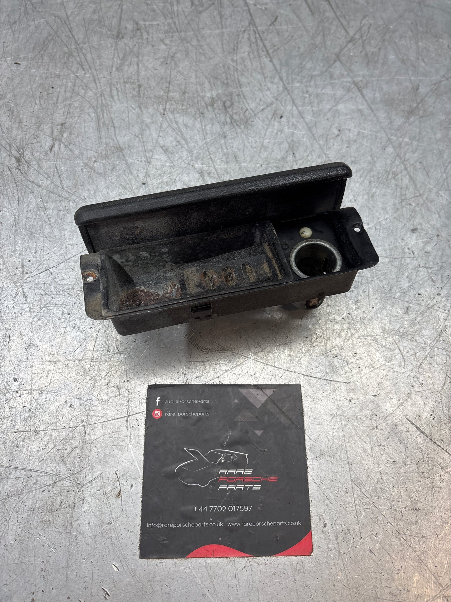 Porsche 928 Posacenere con accendino 9285520600270 usato