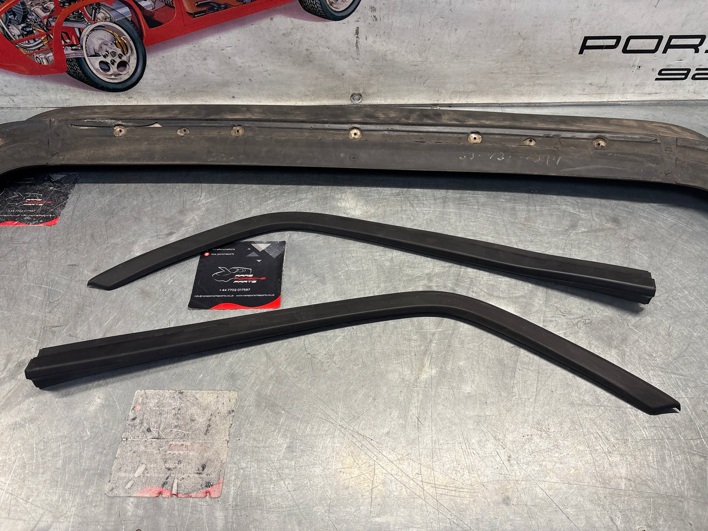 Porsche 944 set of rear boot rubber spoiler used 93751255500 / 93751255700 / 93751255800