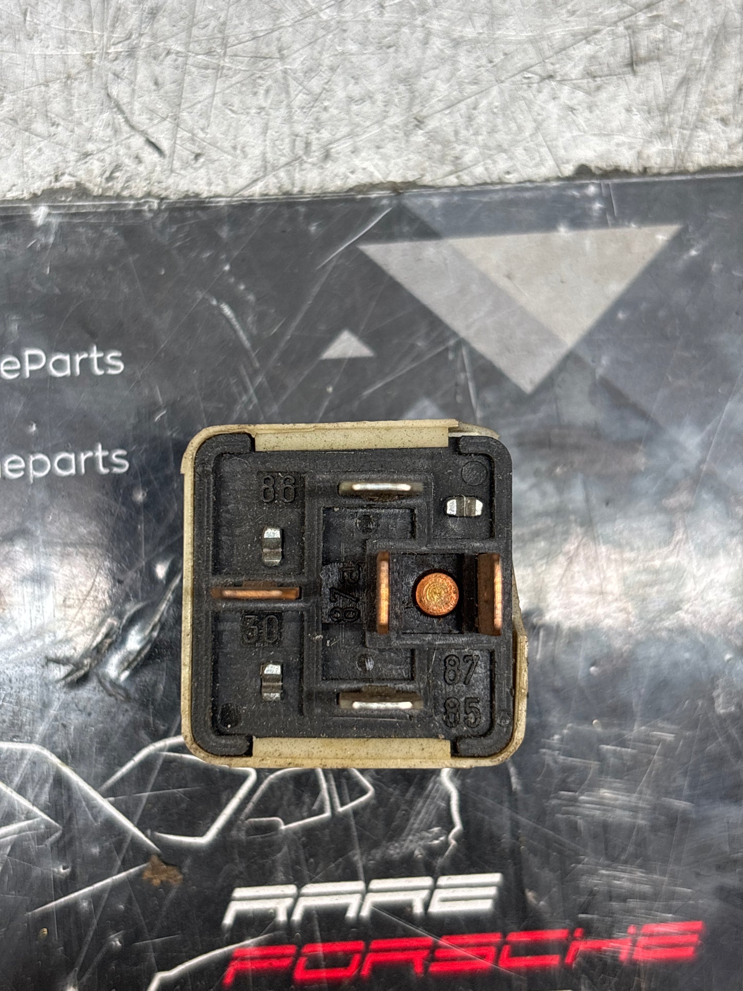 Porsche 924 944 968 relè motorino tergicristallo posteriore/sollevamento fari, 94461520200. 944 615 202 00 usato