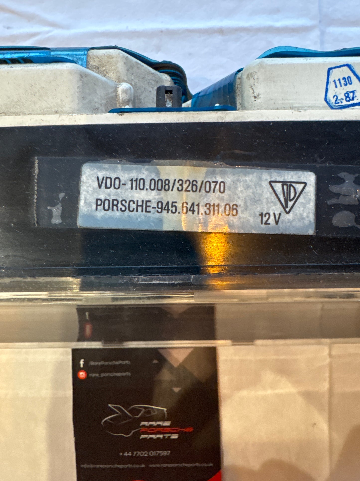 Porsche 944 dash clock binnacle pod speedometer, 94564131106 used 257352 miles plastic screen has some small scratches