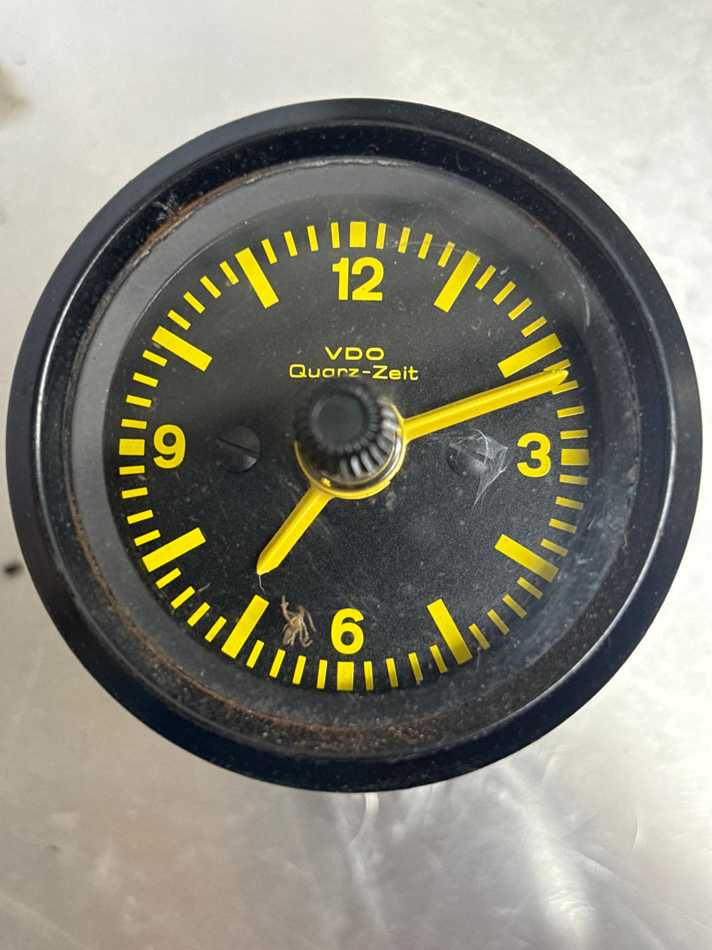 Porsche 944 pre 86 clock 944 641 115 00 / 94464111500