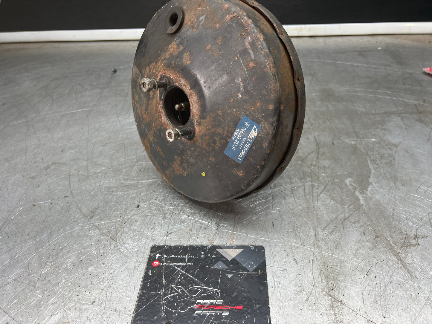Porsche 944 brake booster, used 95135502711
