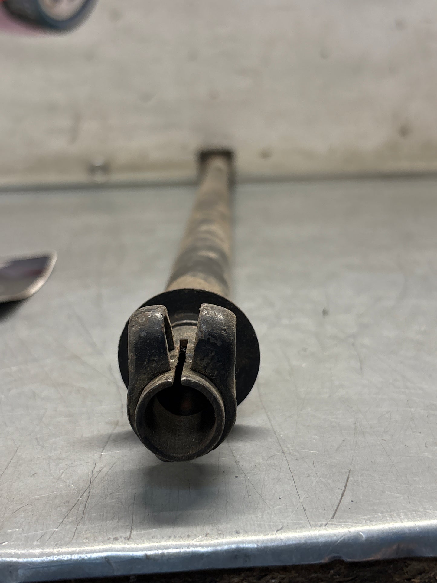 Porsche 928 manual gear shift rod, longer verson -1981, used, 92842402801